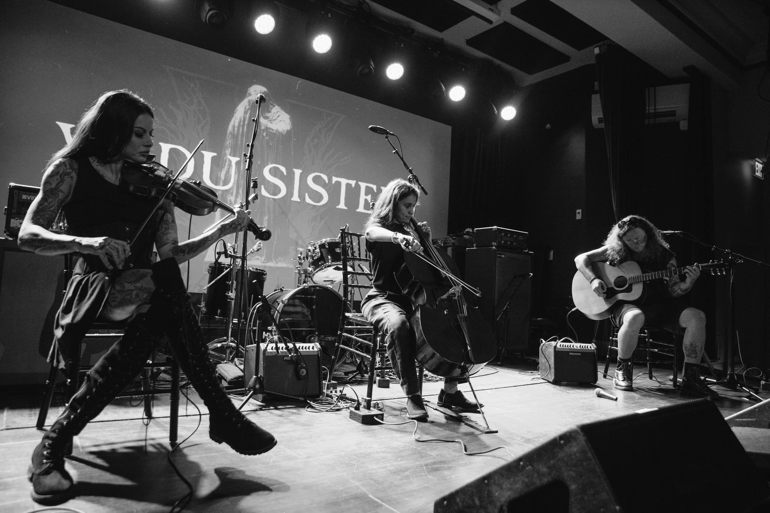 0825_vudusister_001.jpg