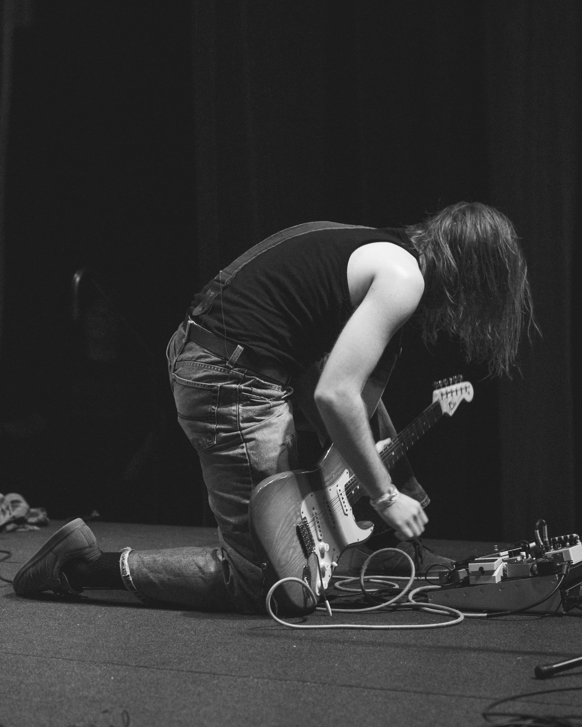 0925_fuzz_makeoutpalace_006.jpg