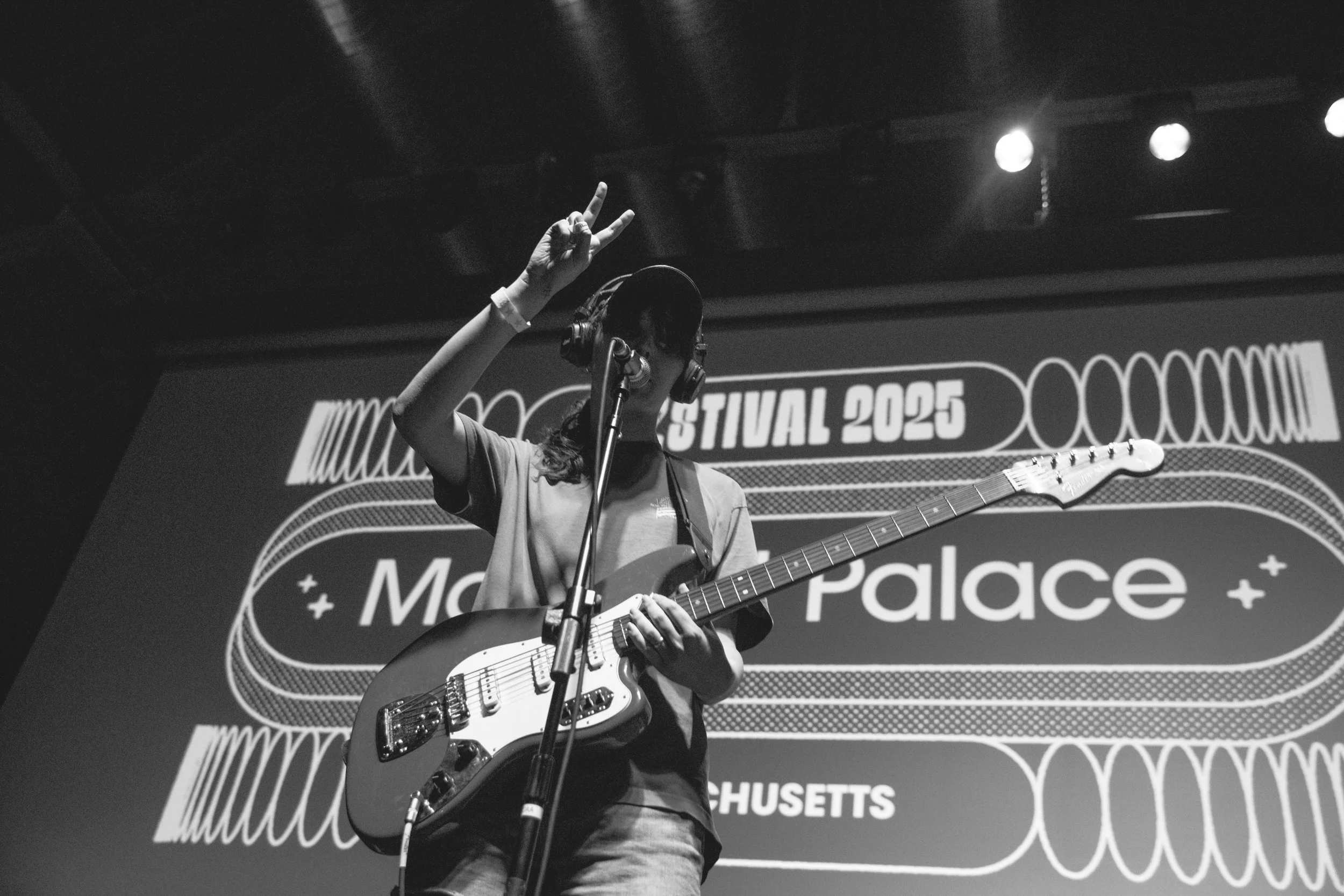0925_fuzz_makeoutpalace_007.jpg