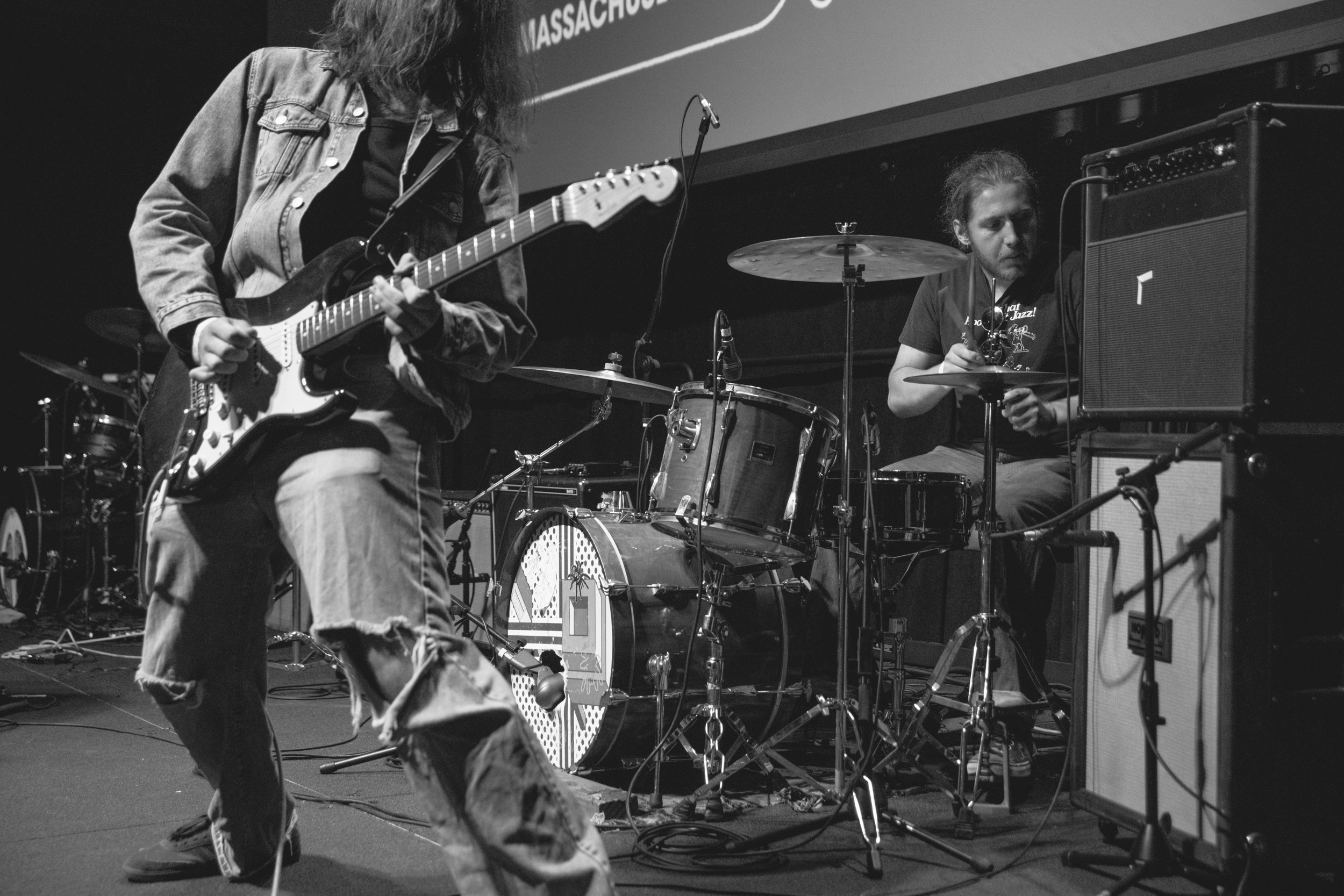 0925_fuzz_makeoutpalace_009.jpg