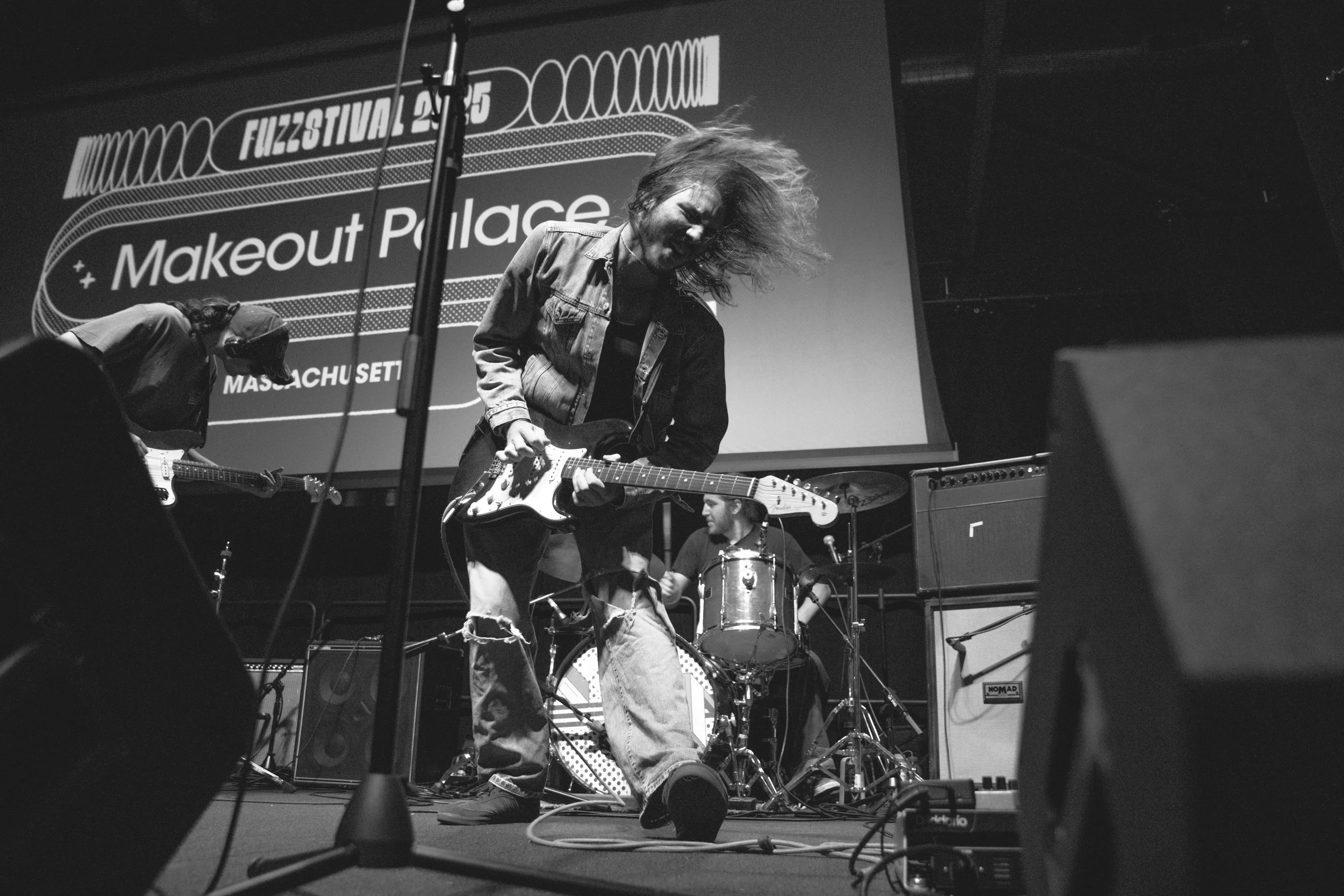0925_fuzz_makeoutpalace_012.jpg