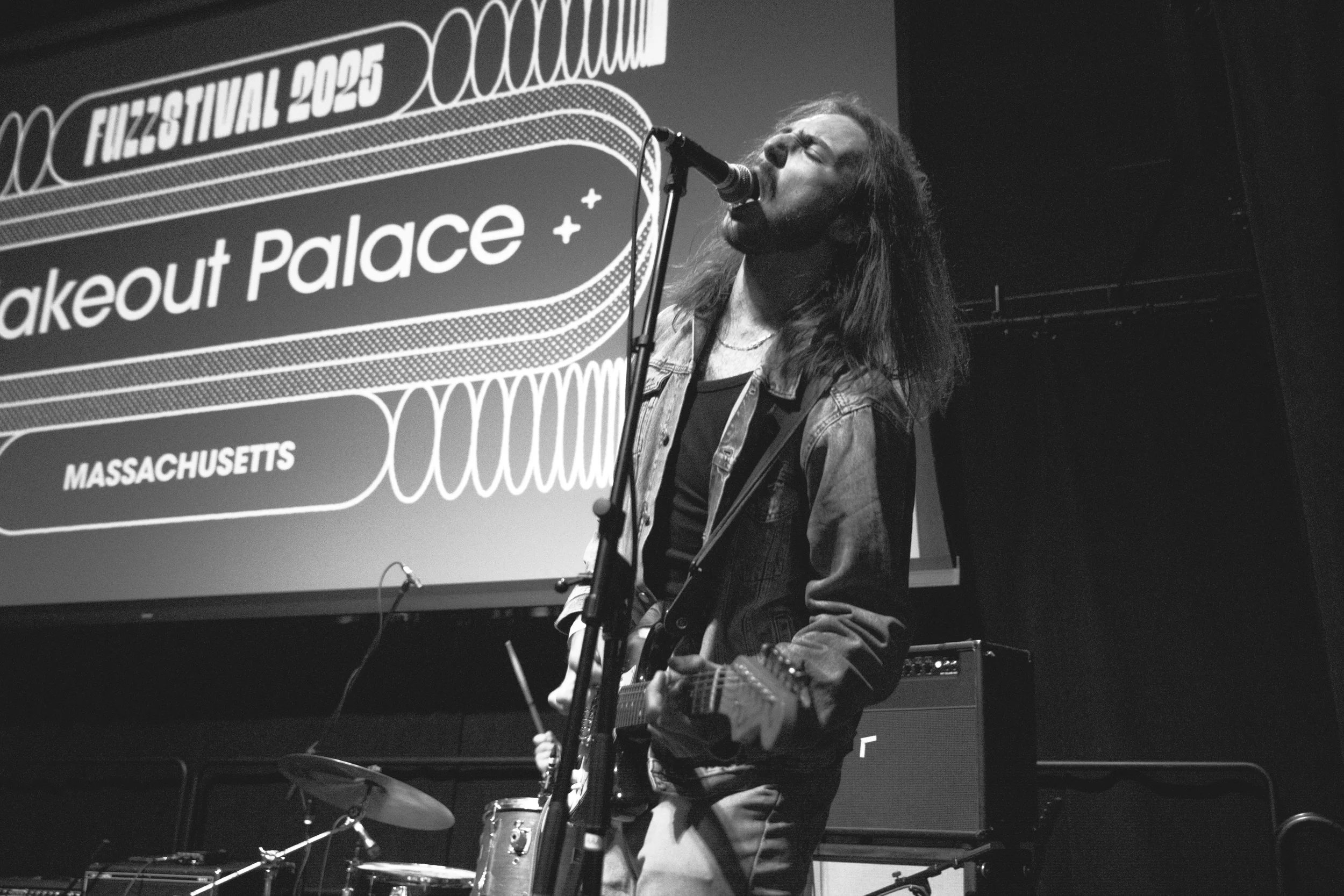 0925_fuzz_makeoutpalace_016.jpg