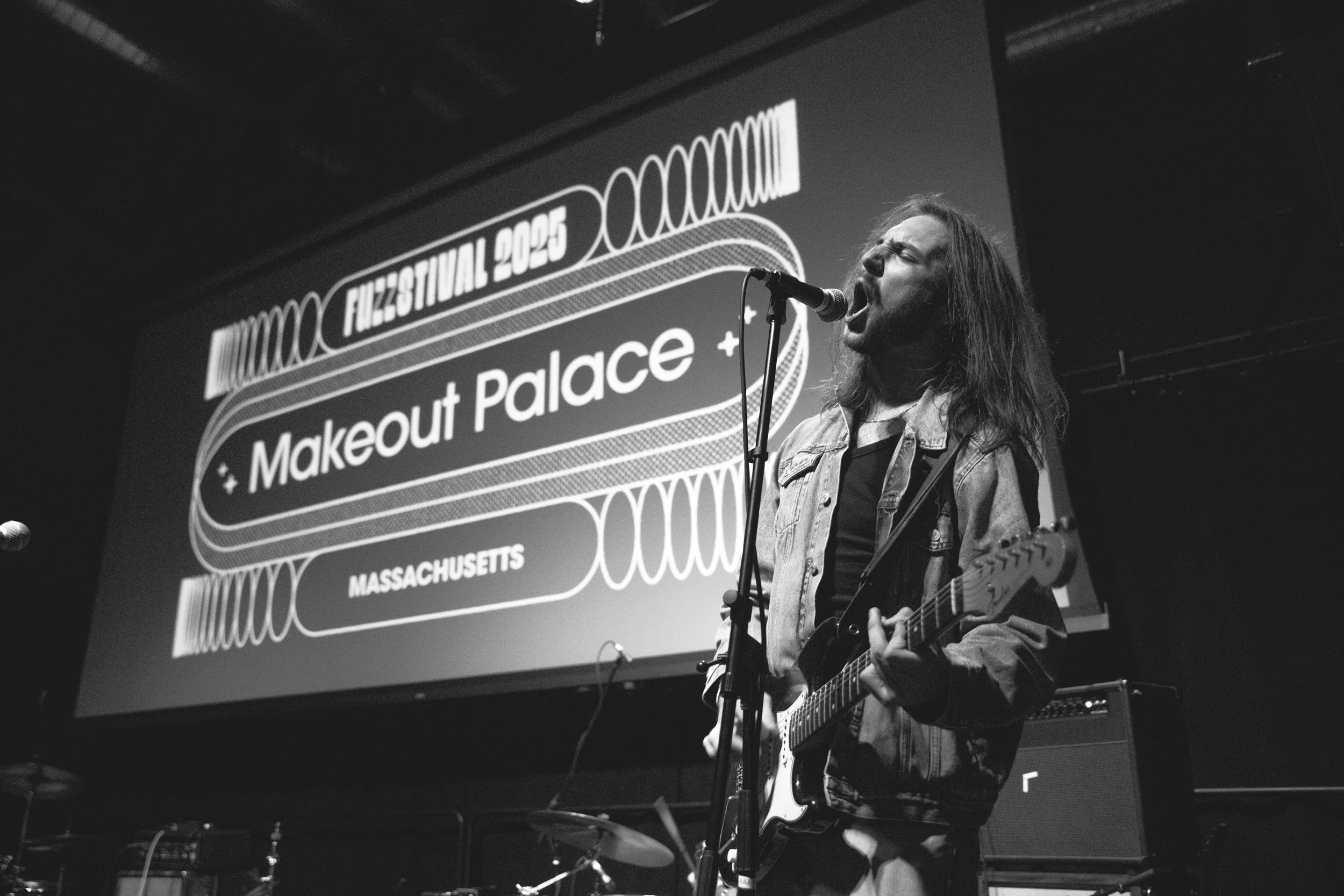 0925_fuzz_makeoutpalace_017.jpg