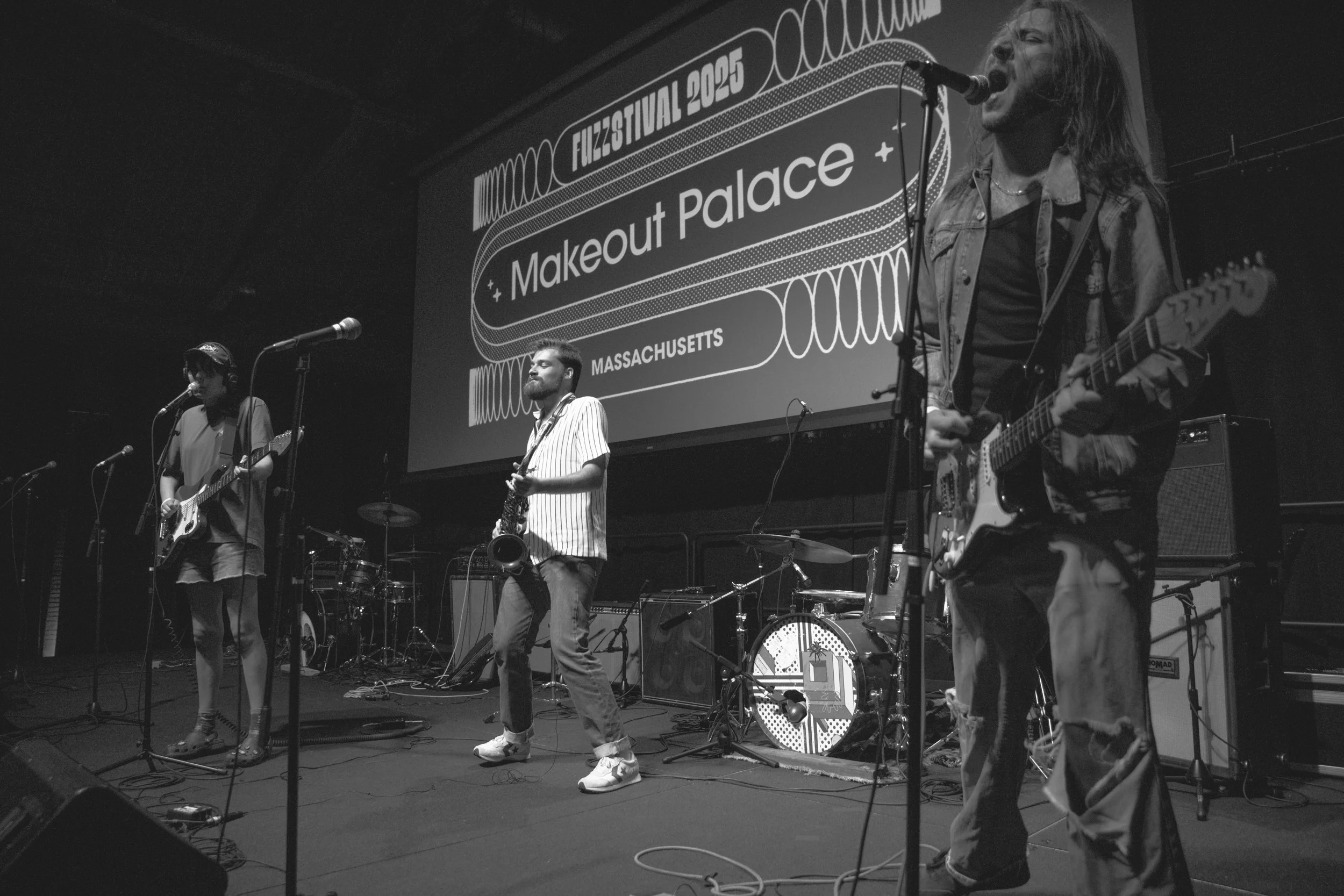 0925_fuzz_makeoutpalace_019.jpg