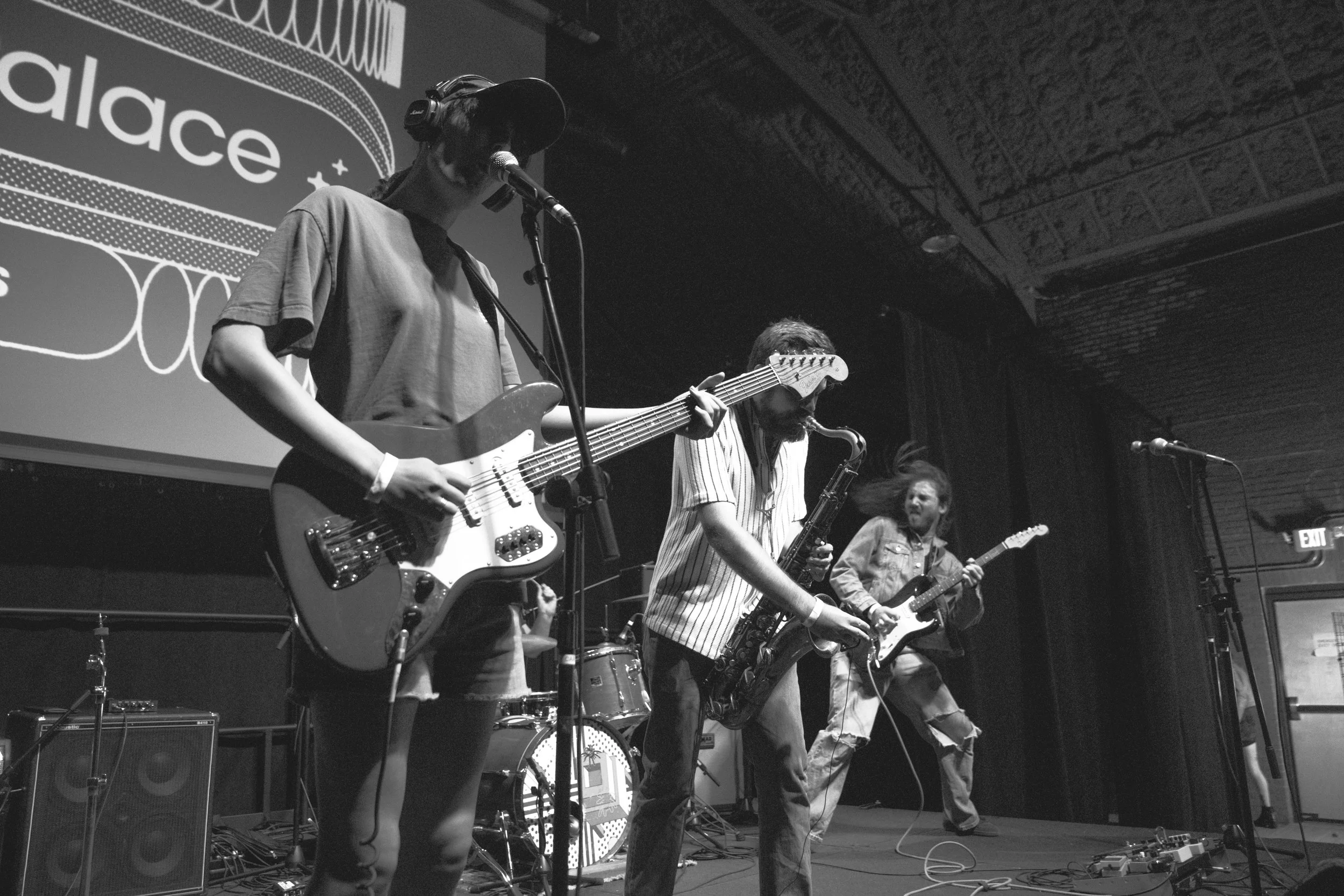 0925_fuzz_makeoutpalace_020.jpg