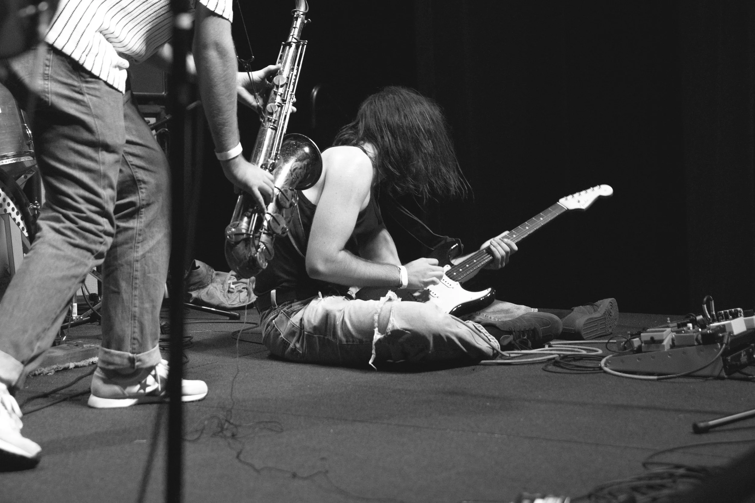 0925_fuzz_makeoutpalace_024.jpg