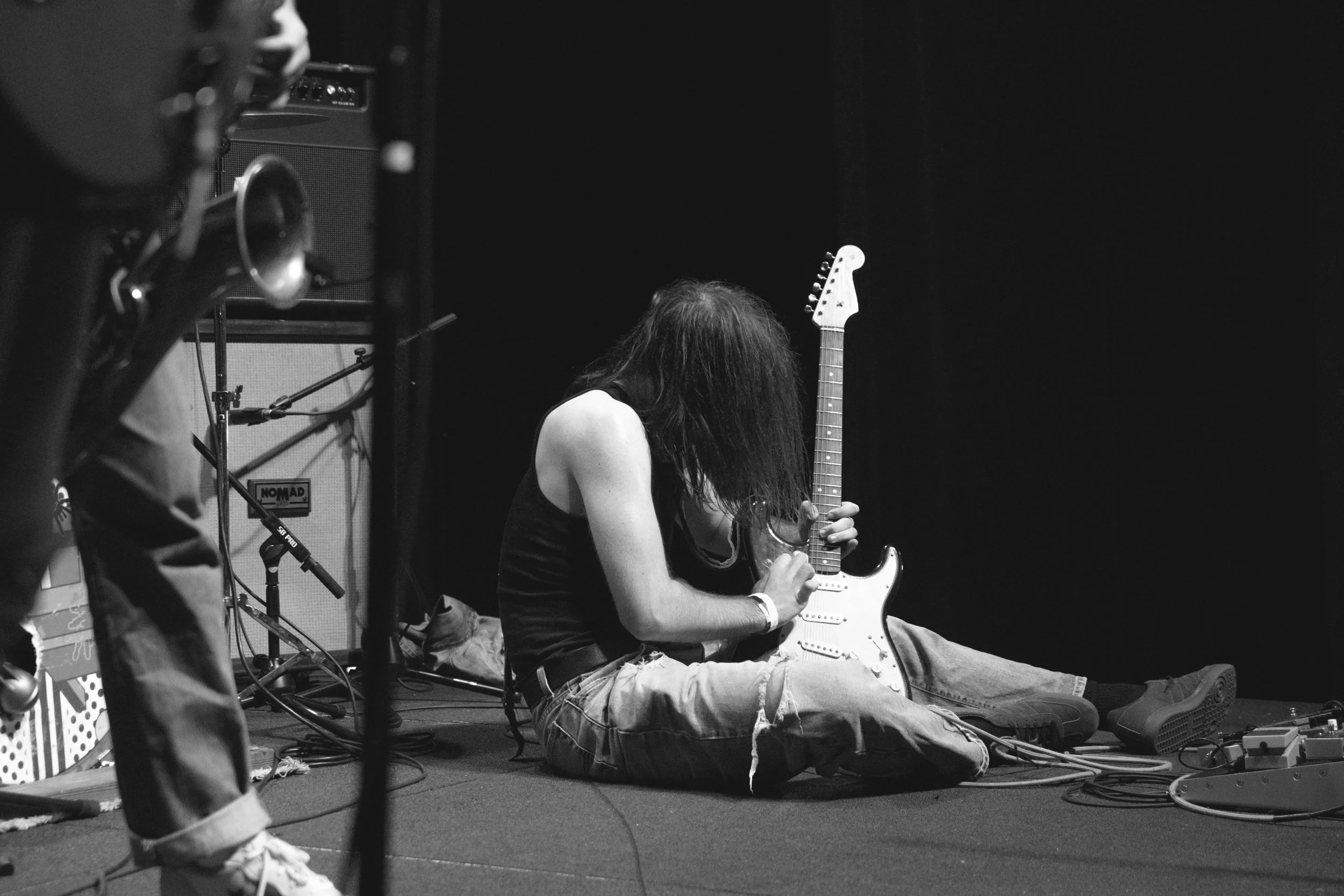 0925_fuzz_makeoutpalace_025.jpg