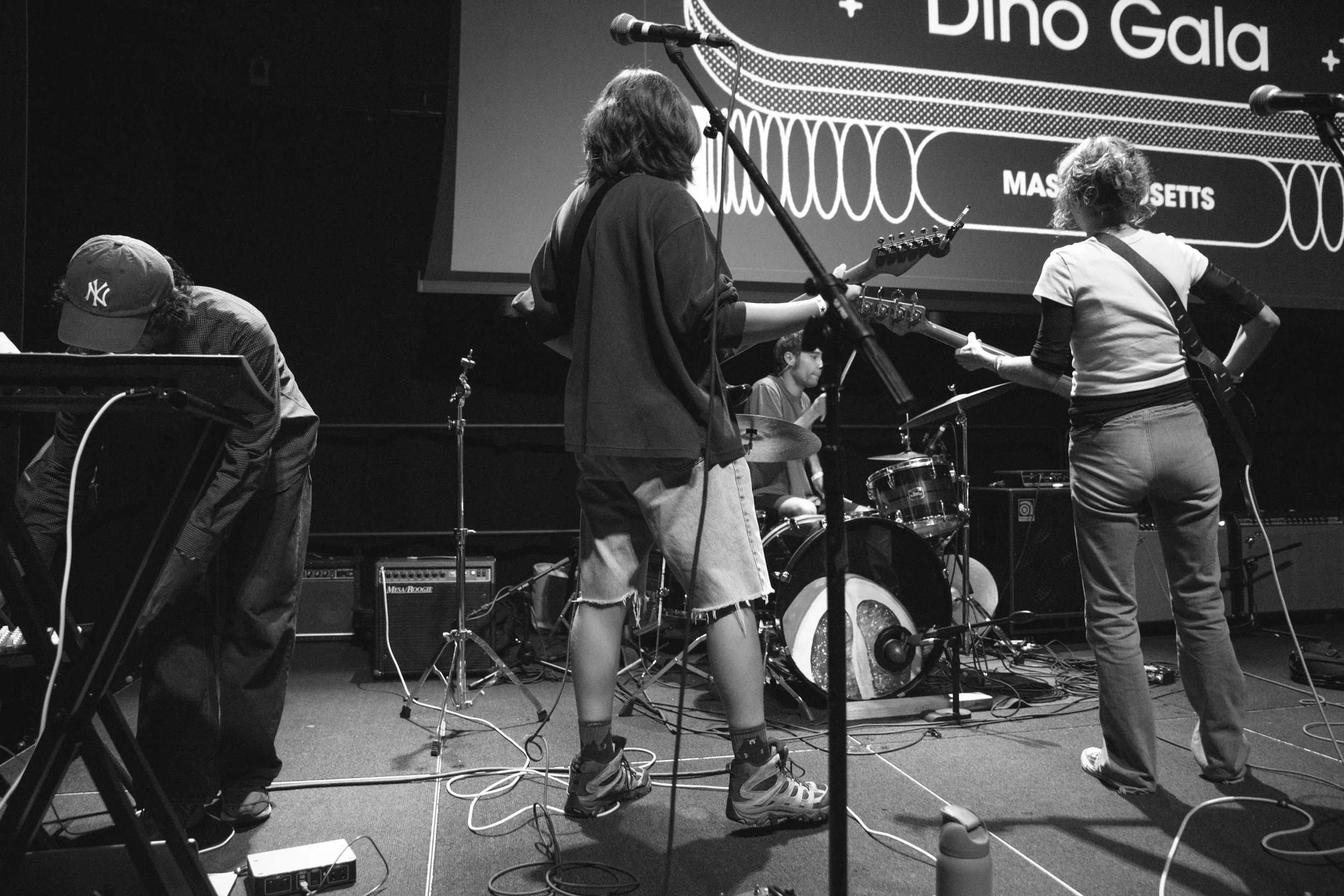 0925_fuzz_dinogala_005.jpg
