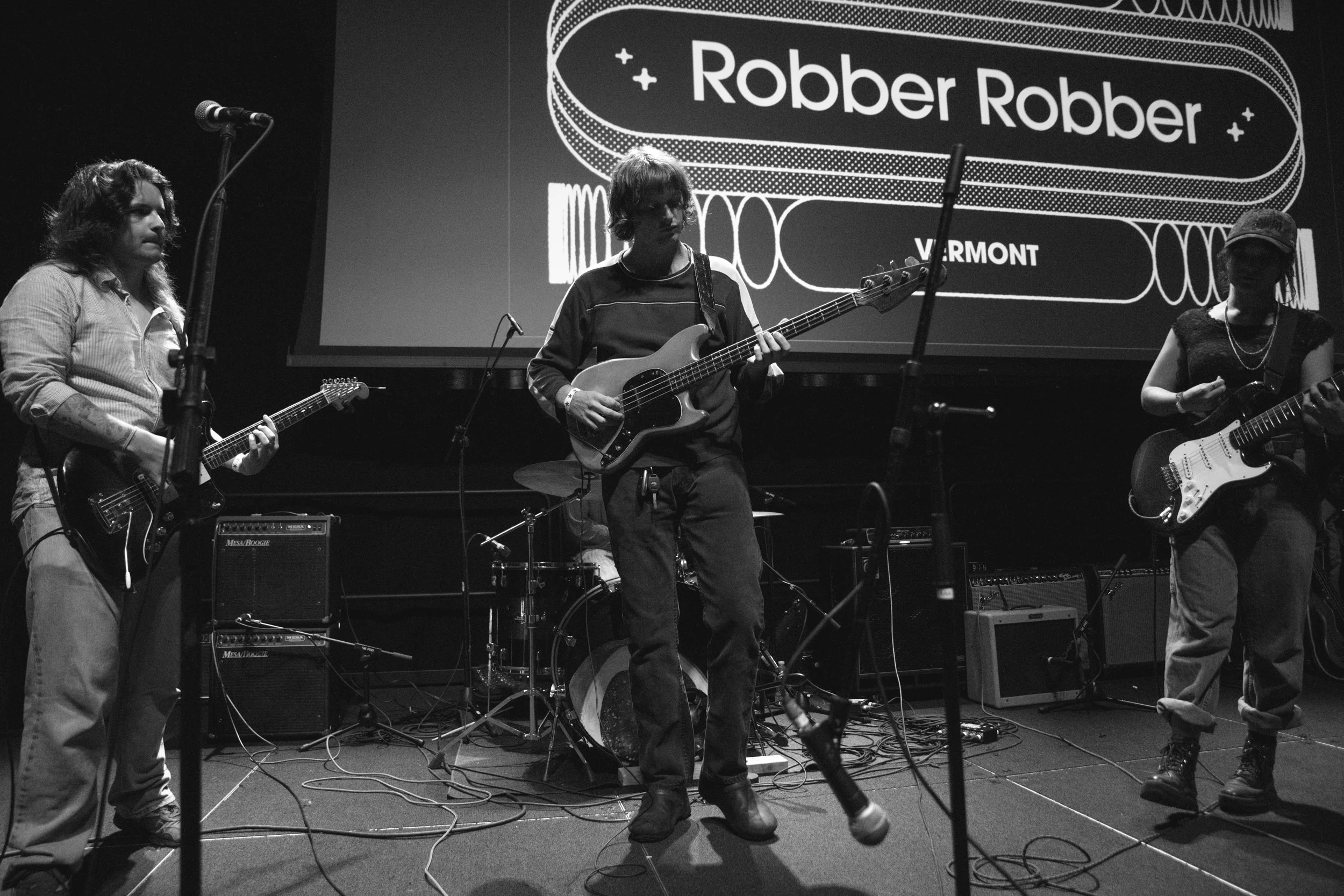 0925_fuzz_robberrobber_007.jpg