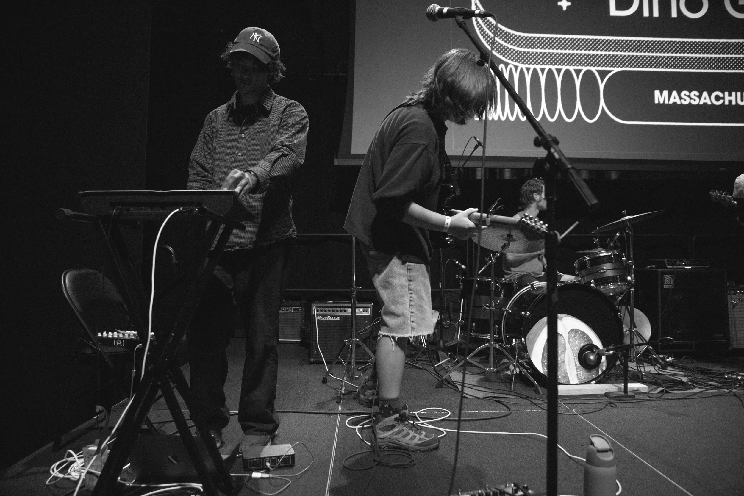 0925_fuzz_dinogala_012.jpg