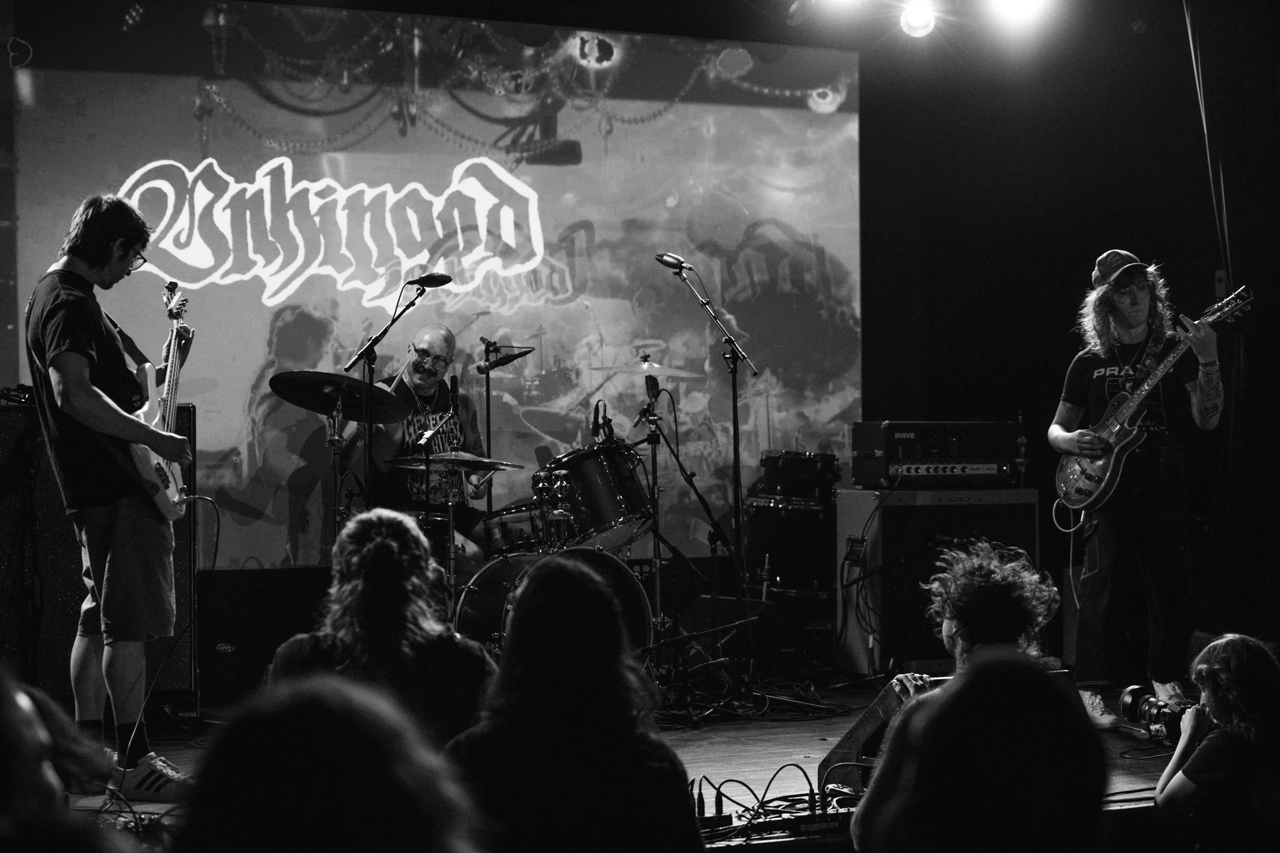 0826_unhinged_010.jpg