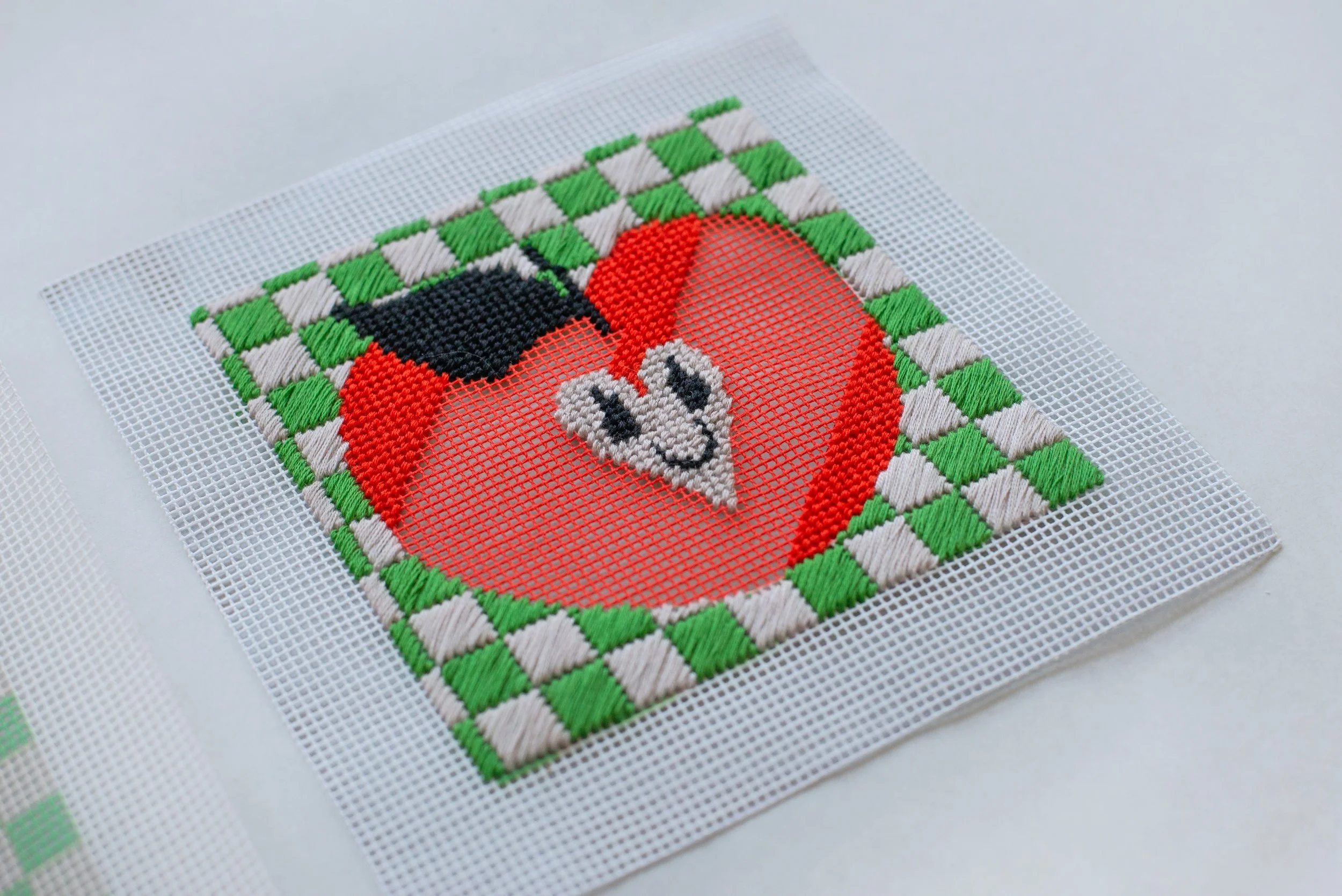 NYC APPLE Needlepoint3a.jpg