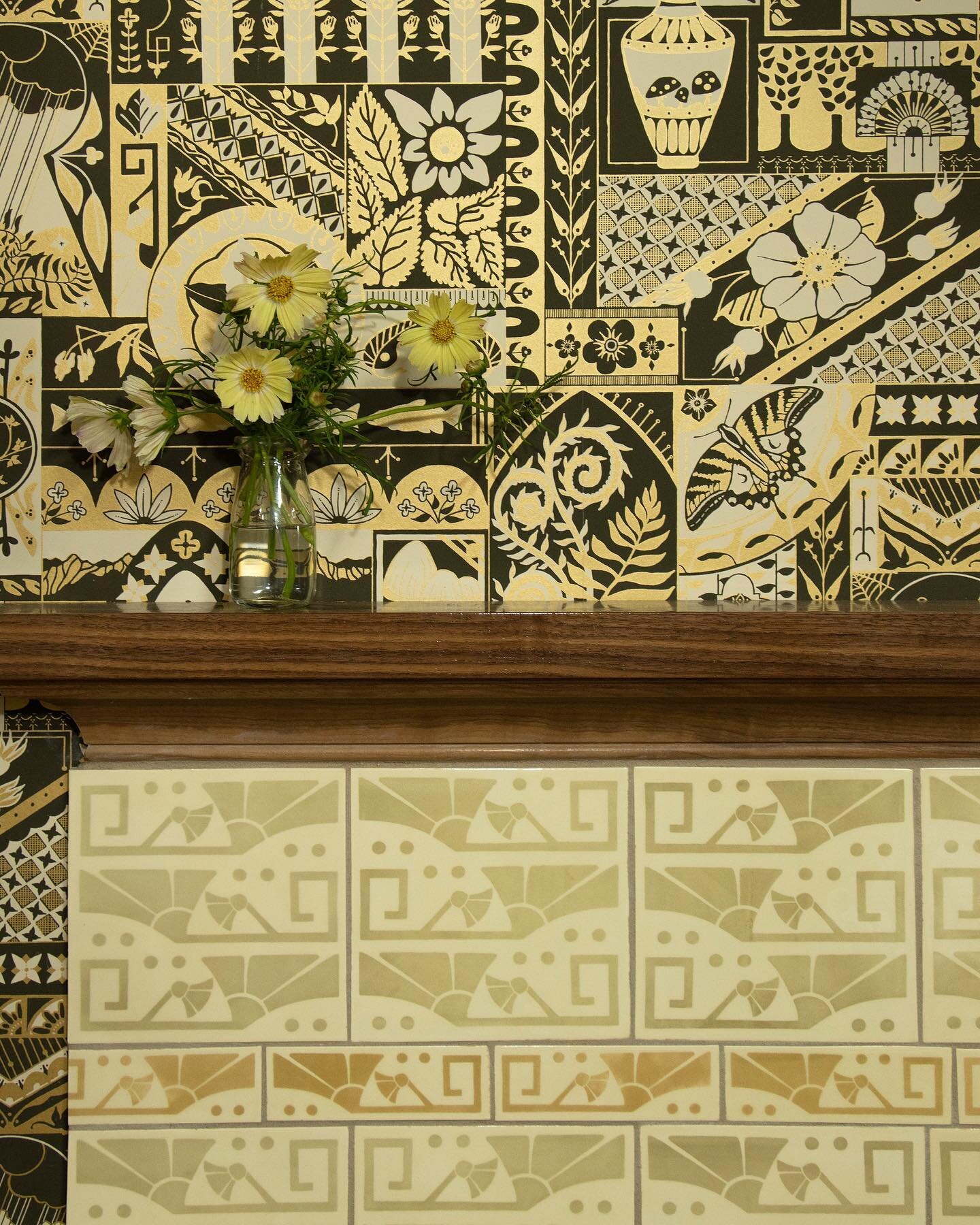 Another one from our tile photoshoot at @tempesttileworks last week! Our Northwestlake wallpaper in Solstice, with corresponding hand screen printed Disco Daisies tiles from our LP x Tempest collaborative line!!!! Maximalism forever!! ✨️✨️ Photo and 