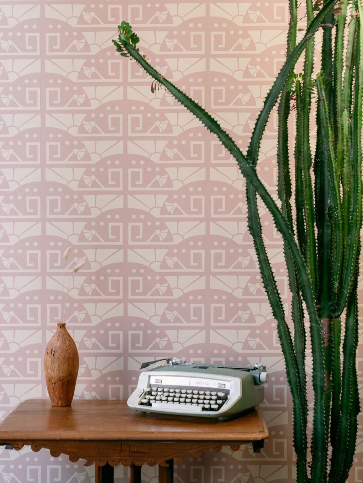 🚨 We&rsquo;re having a BLACK FRIDAY SALE 🚨 20% off ALL wallpapers this Friday 11/28 through Sunday 11/30, online and in store! Use code WALLPAPERLUV at checkout (website link in our bio)! 

We&rsquo;re also having a STUDIO SALE next Saturday at our