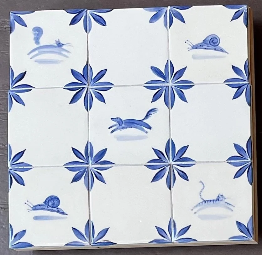 Hand painted tile - Simple corners_small centers.jpeg