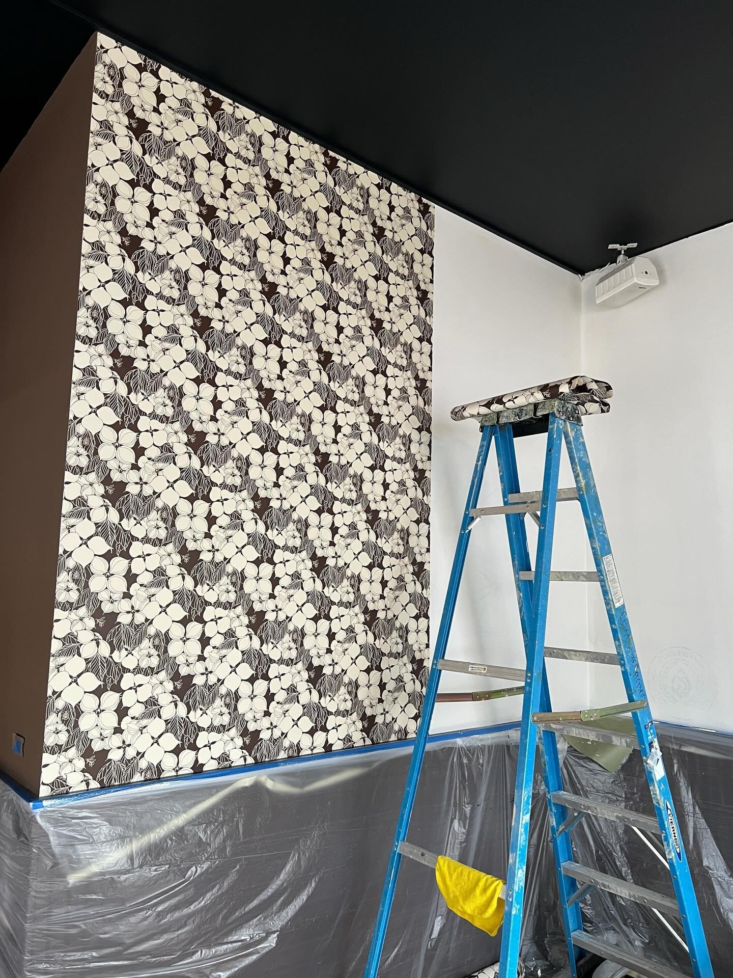 A smattering of photos from our recent installation of our Dogwood, Mahogany and Chanterelles, Monte Carlo wallpapers at @lansdownepdx! Thanks @ashtonfordesign for another sweet collaboration ✨🫂
