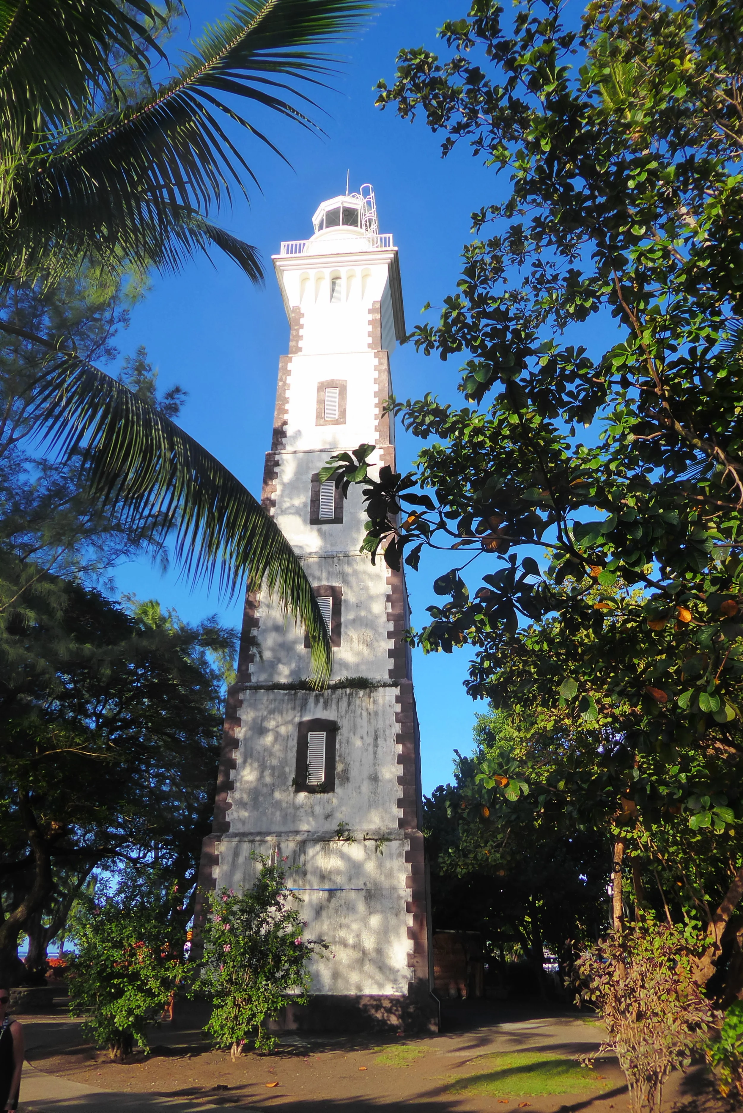 The amazing lighthouse at Point Venus