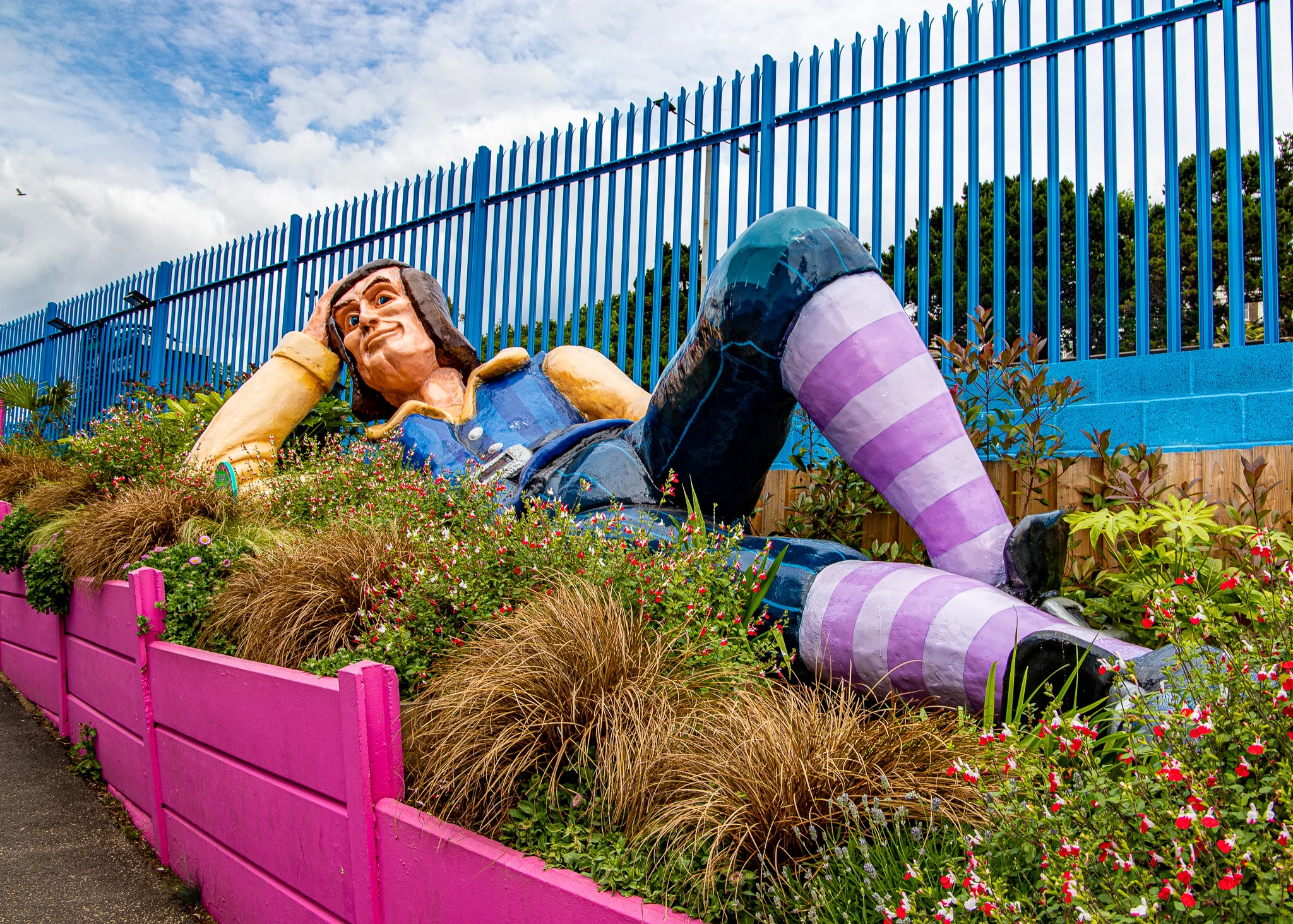 The colourful Gulliver having a lie down