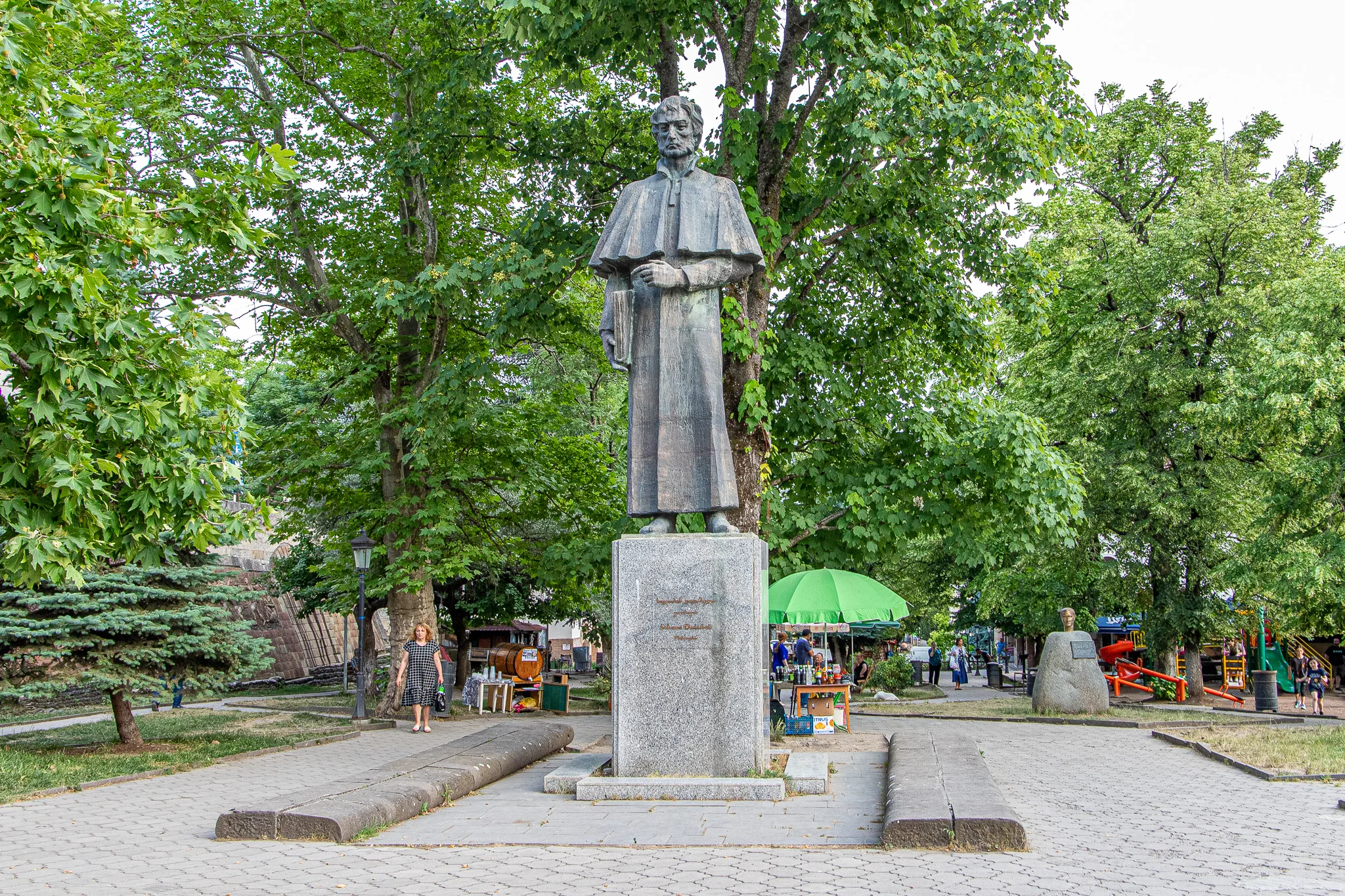 The 19th century Kakheti philosopher Solomon Dodashvi looking sternly down below on those who enter the park grounds