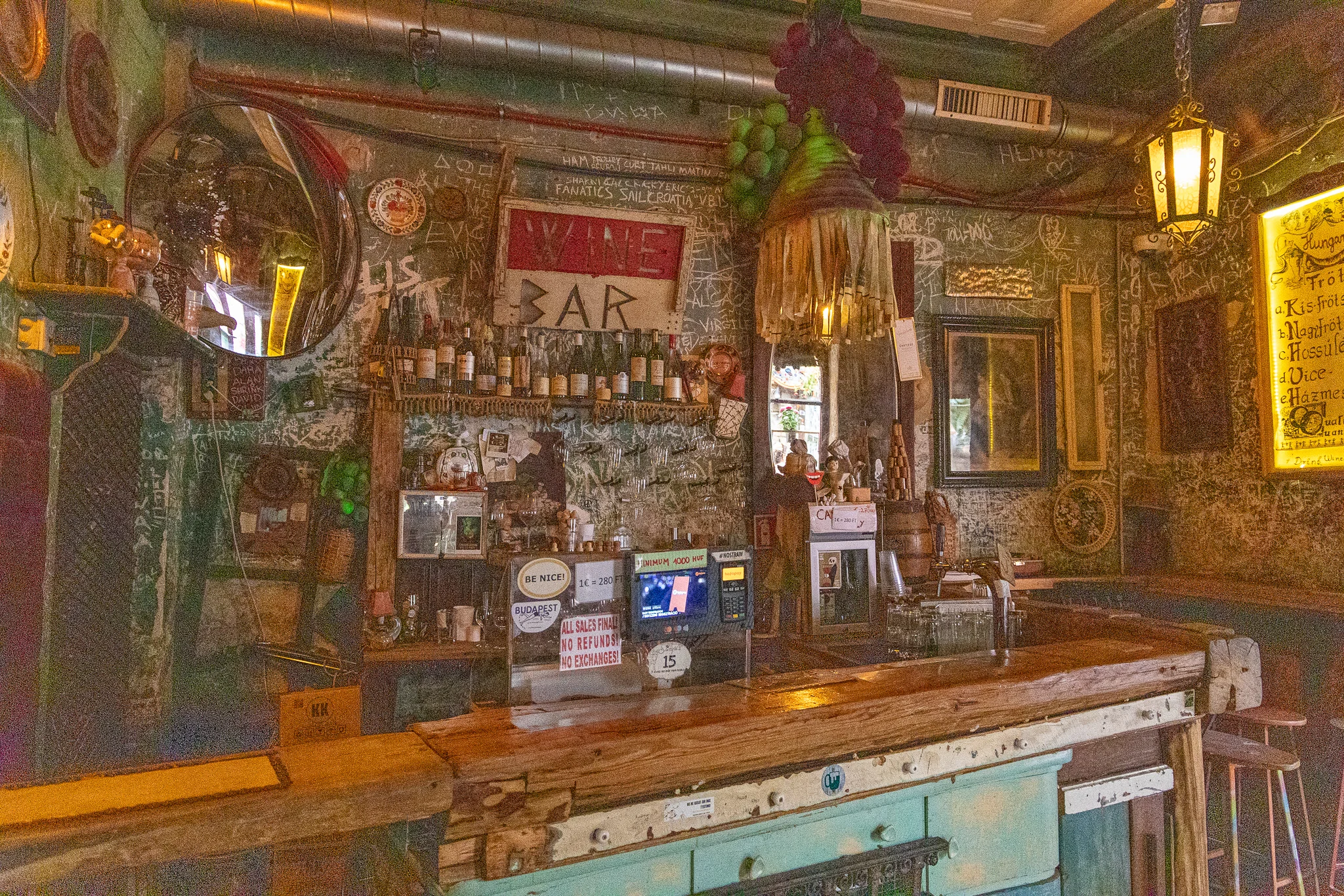 Your run of the mill wine bar, ruin-style