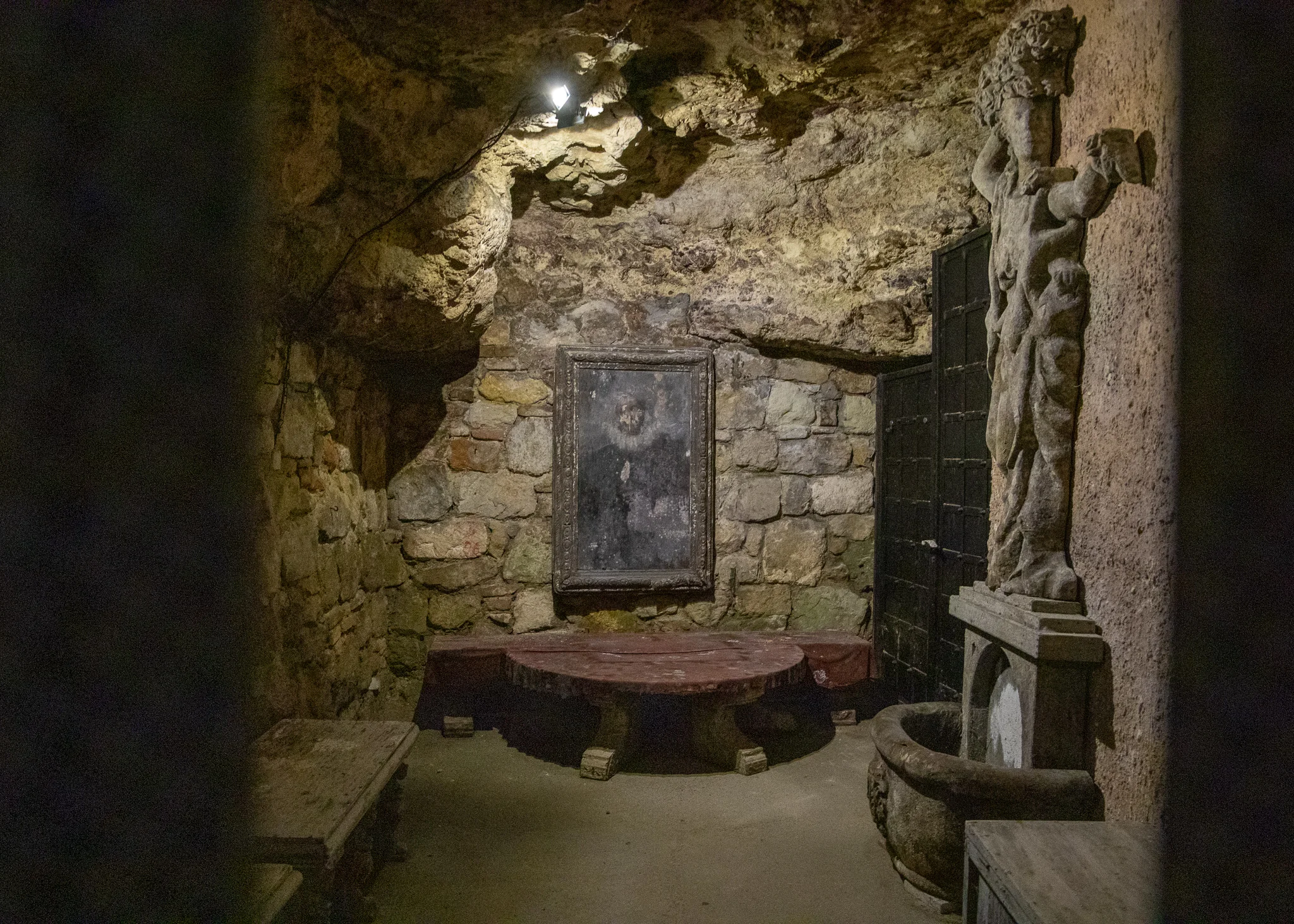 Just before the entrance at Labirintus