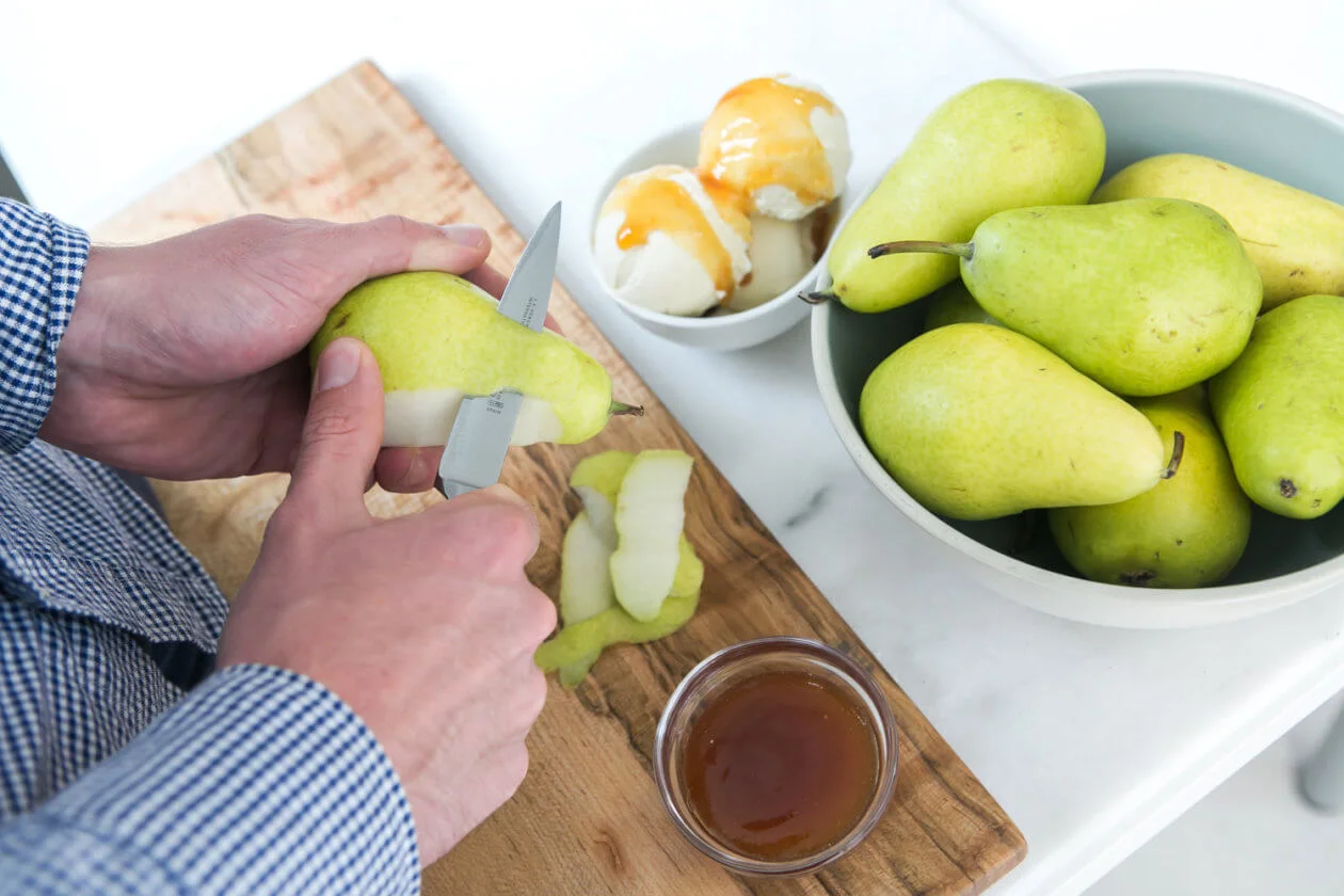 Smitten-Ice-Cream-Creme-Fraiche-with-Pear-Caramel-3-1260x840.jpg