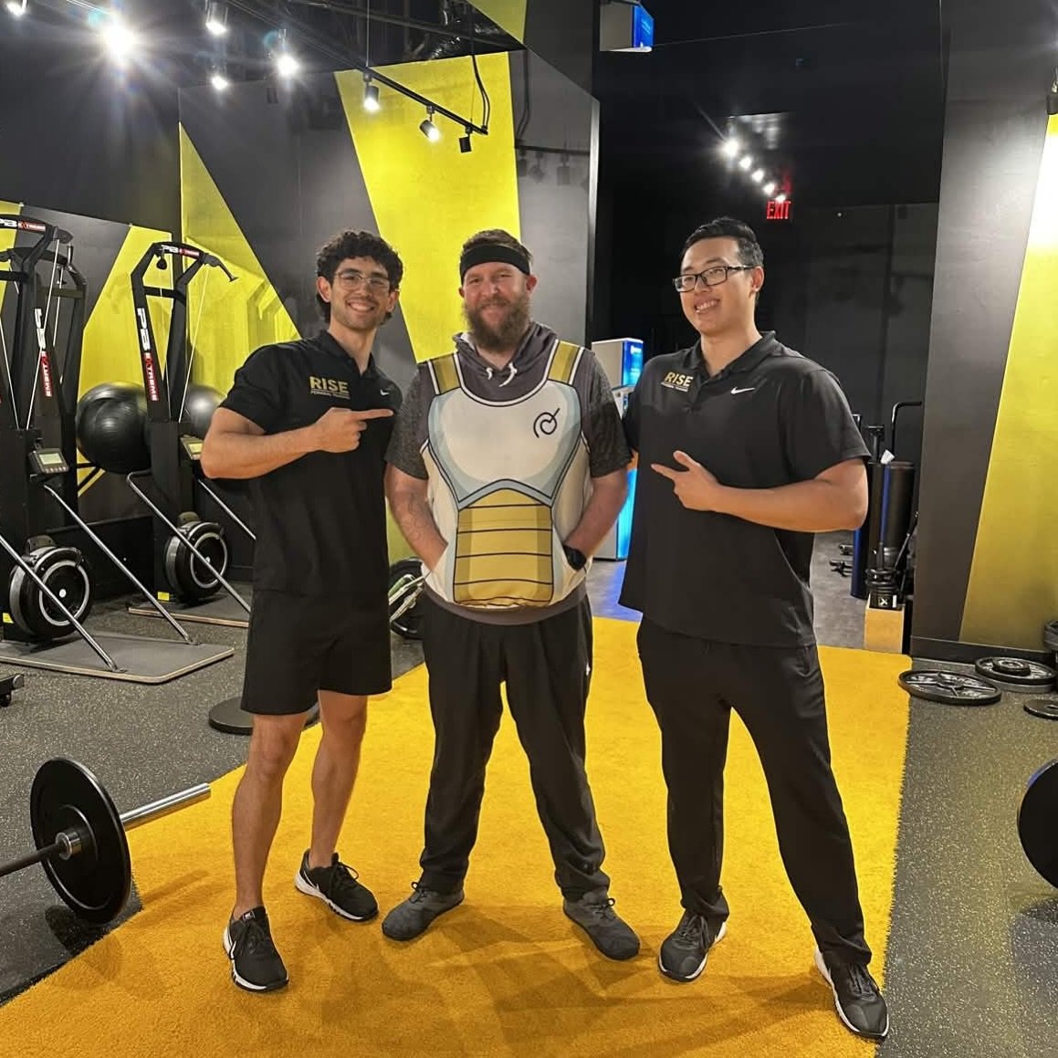 MEMBER OF THE MONTH: CHRIS🏆
Chris has been showing what real consistency looks like. He comes in ready to work, focused, and pushes himself every week! Great job Chris, keep it up!! 👏👏