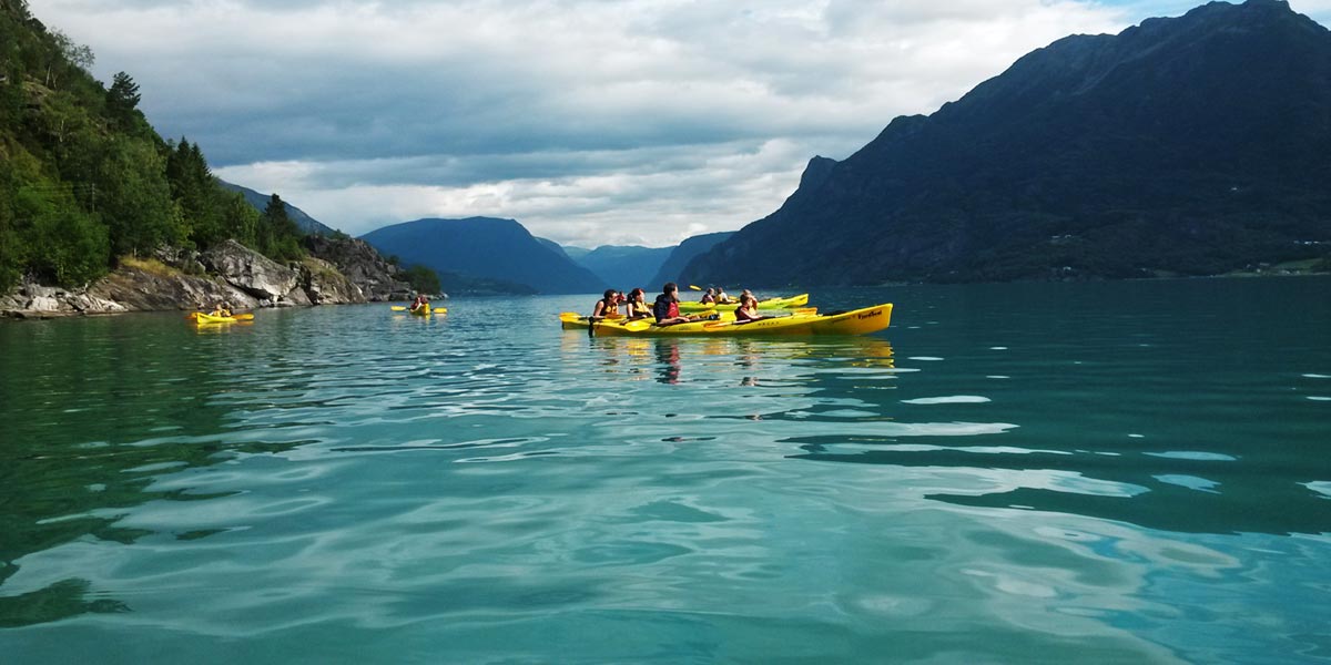 kajakk-pa-lustrafjorden.jpg