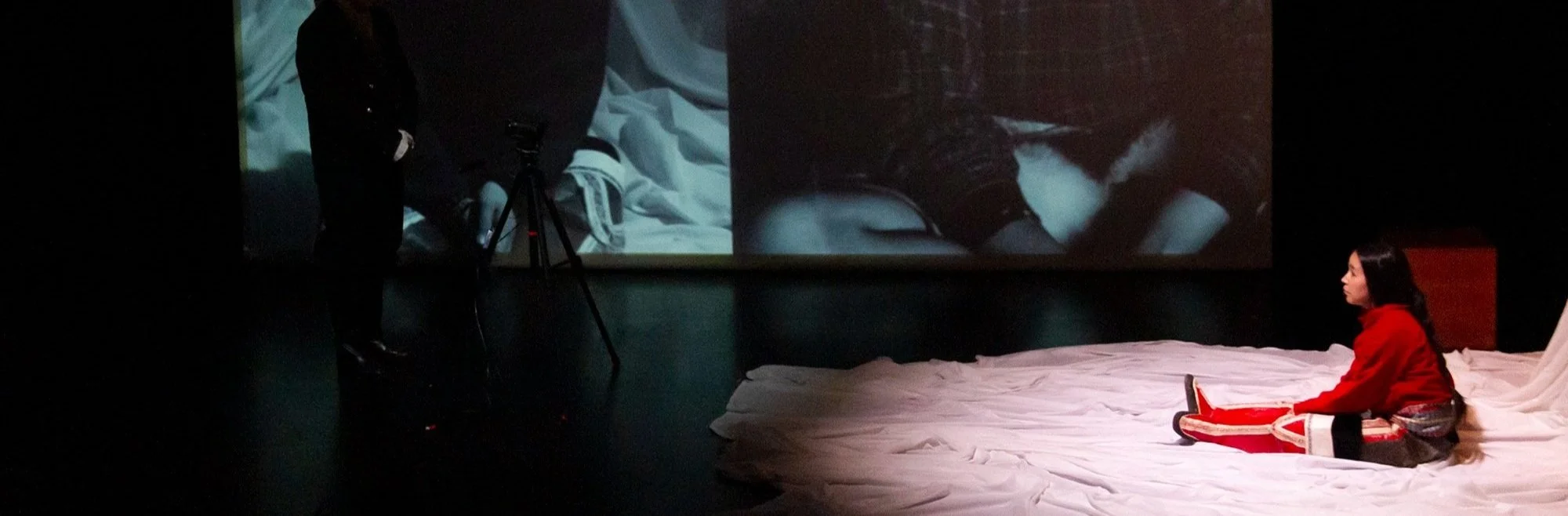 TEATERFORESTILLING: KILLINGUSAAQ QULANGERLUGU/ BEYOND THE HORIZON