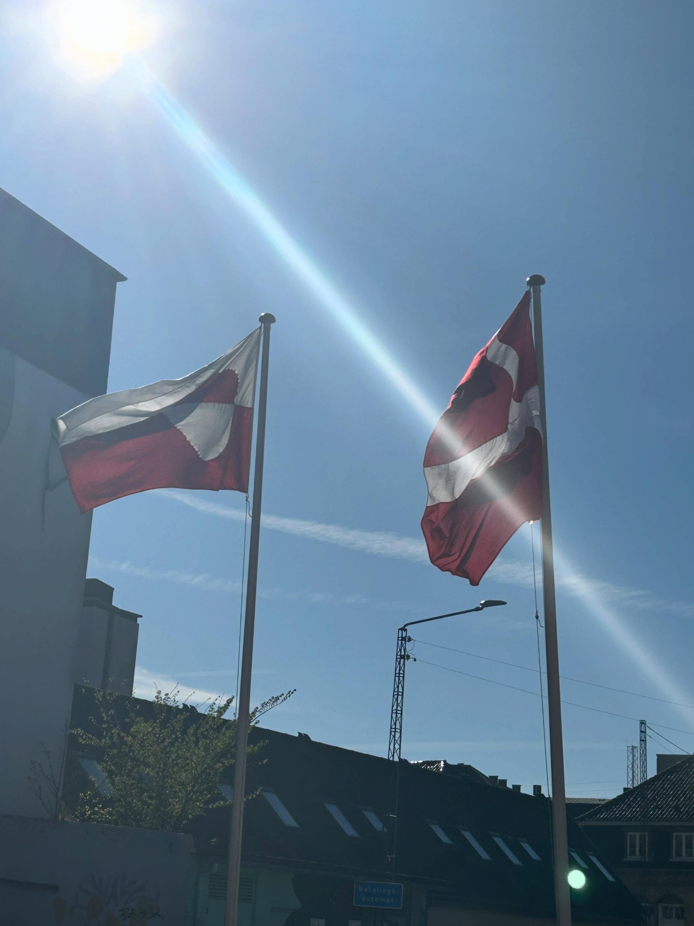 ❤️🇬🇱 QUJANARUJUSSUAQ 🇬🇱❤️

Ippassaq nalliuttorsiornitsinni ukiuni qulinngortorsiornitsinnut tunngatillugu takkuttunut tamanut qujarusuppugut🤩

Ilisseqanngittuuppat ulloq taama nuannersimanavianngilaq🌟

@arcticstreetlab9000 sliders-inut mamarlui