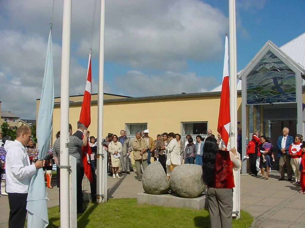 Nationaldag 2003 flag (3).jpg
