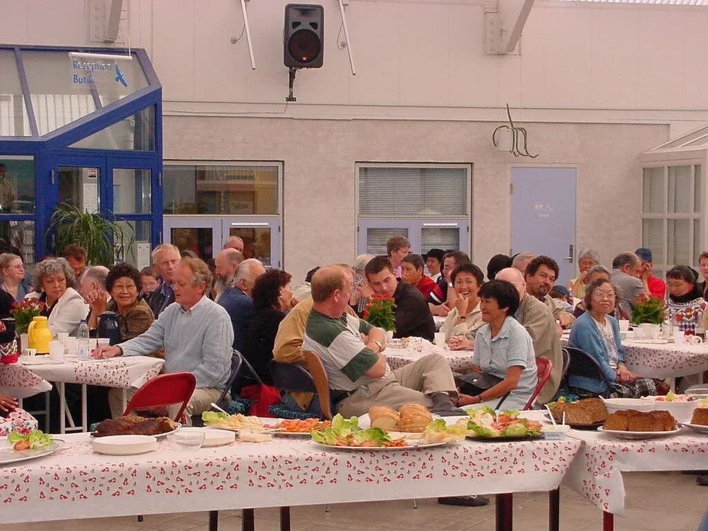 Nationaldag 2003 gæster (4).jpg