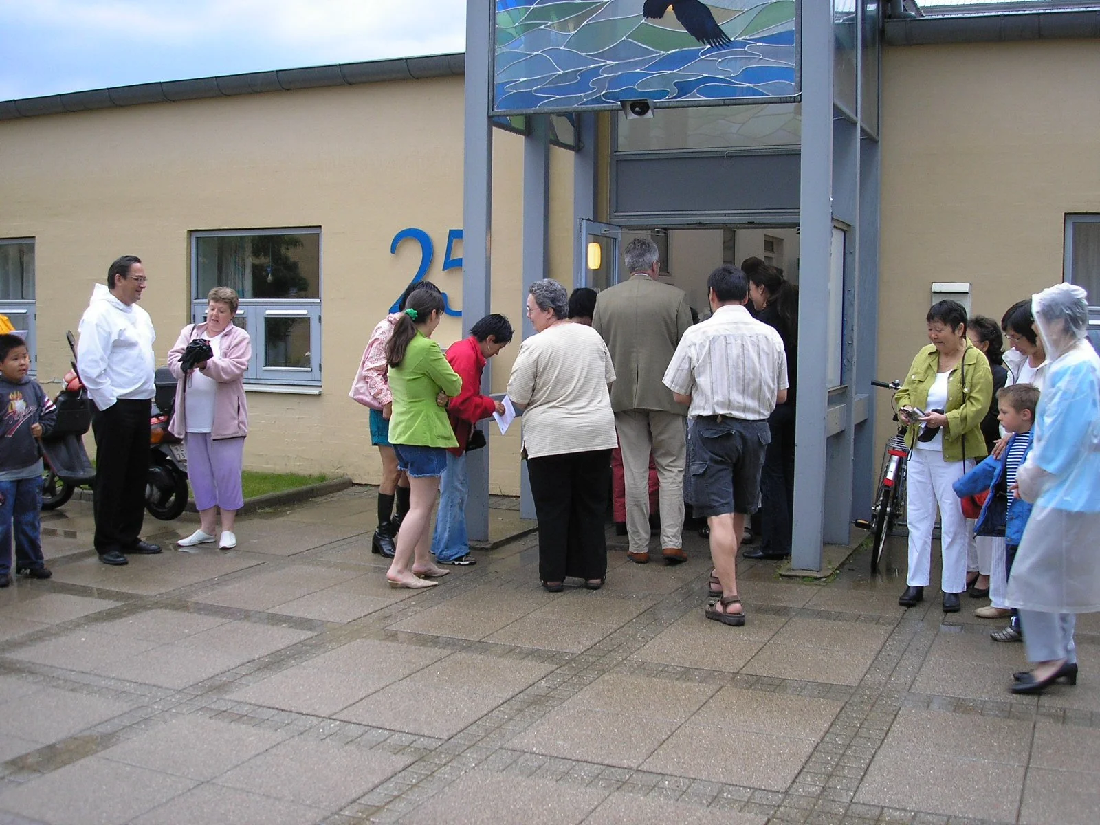 NAtionaldag 2005 gæster (2).JPG