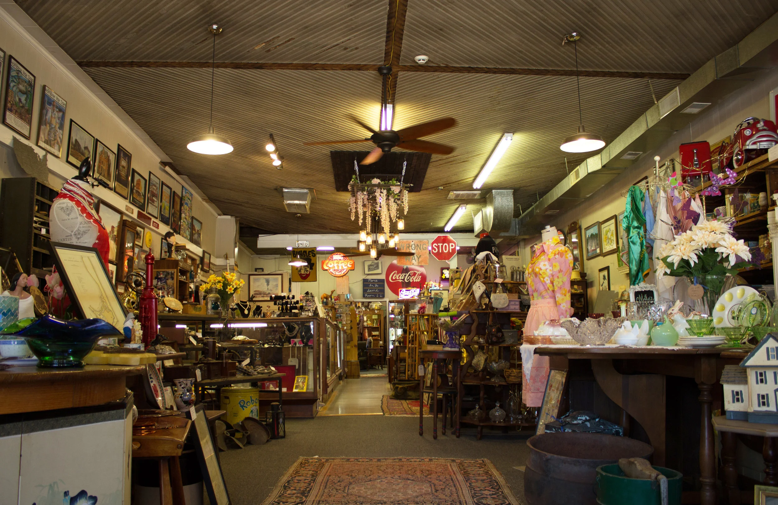 Robert's Antiques