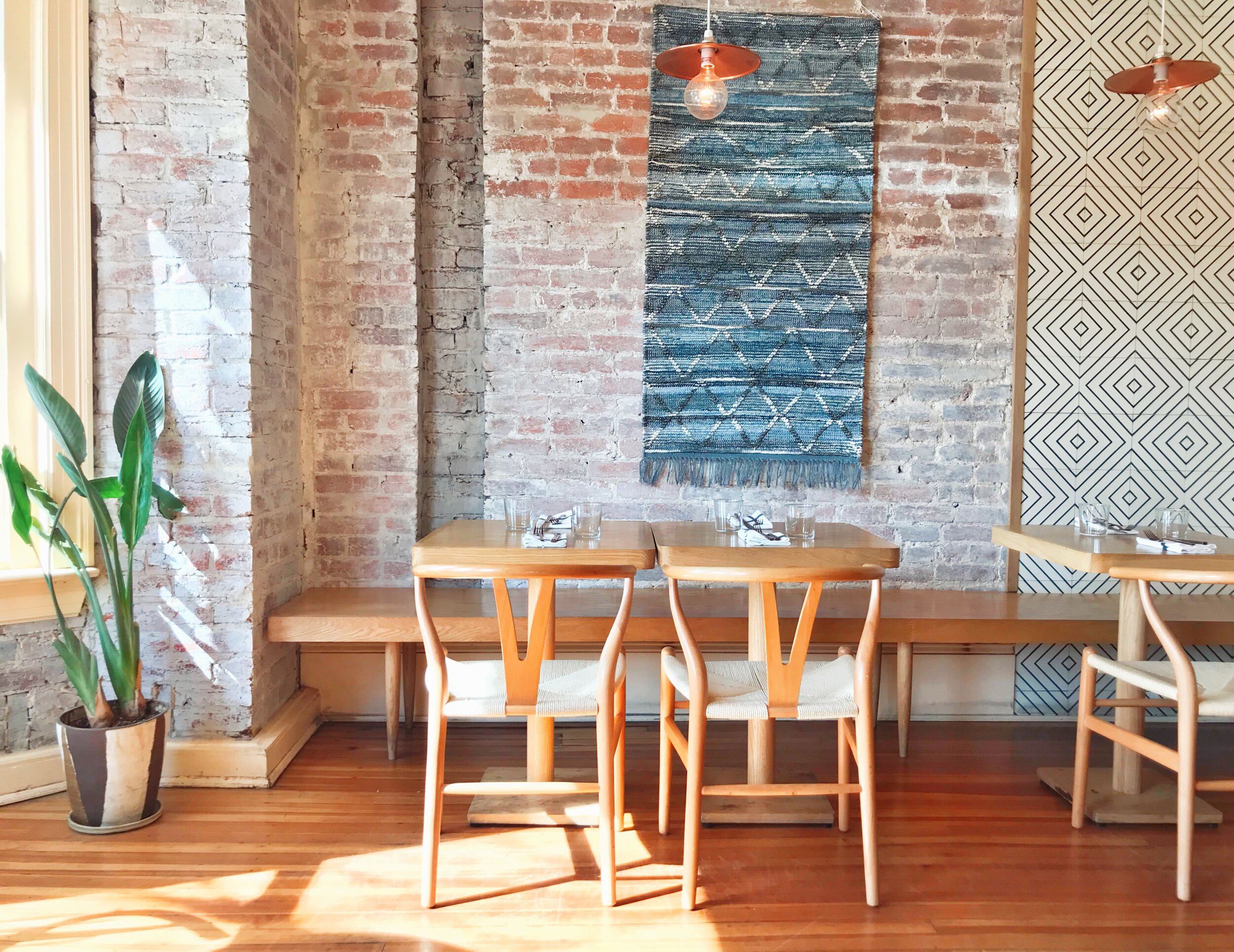 27 - Interior_SunnySeating_Credit-ErikaLaChance.JPG
