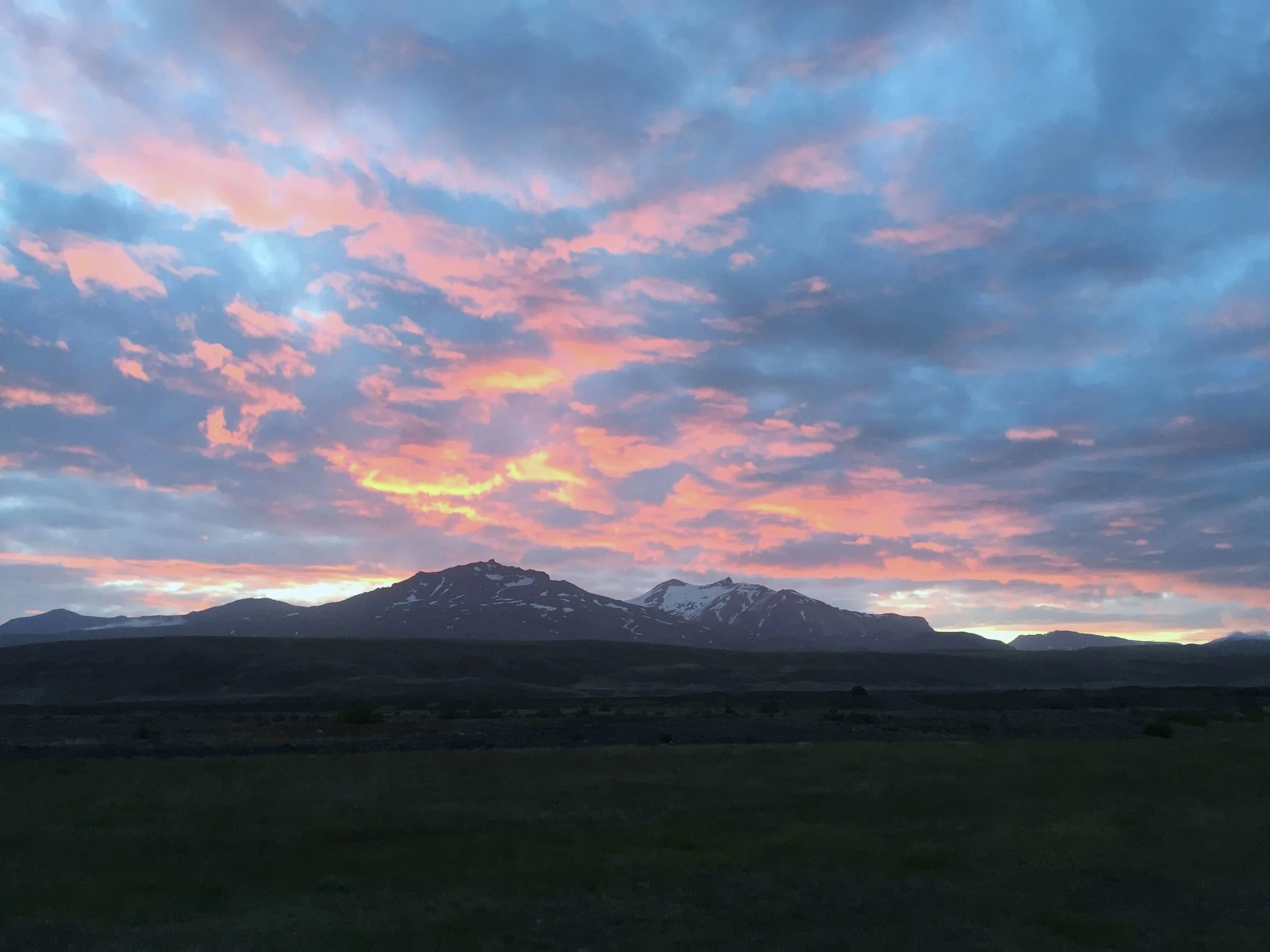 Website Iceland Midnight Sunset 1 pic.jpeg