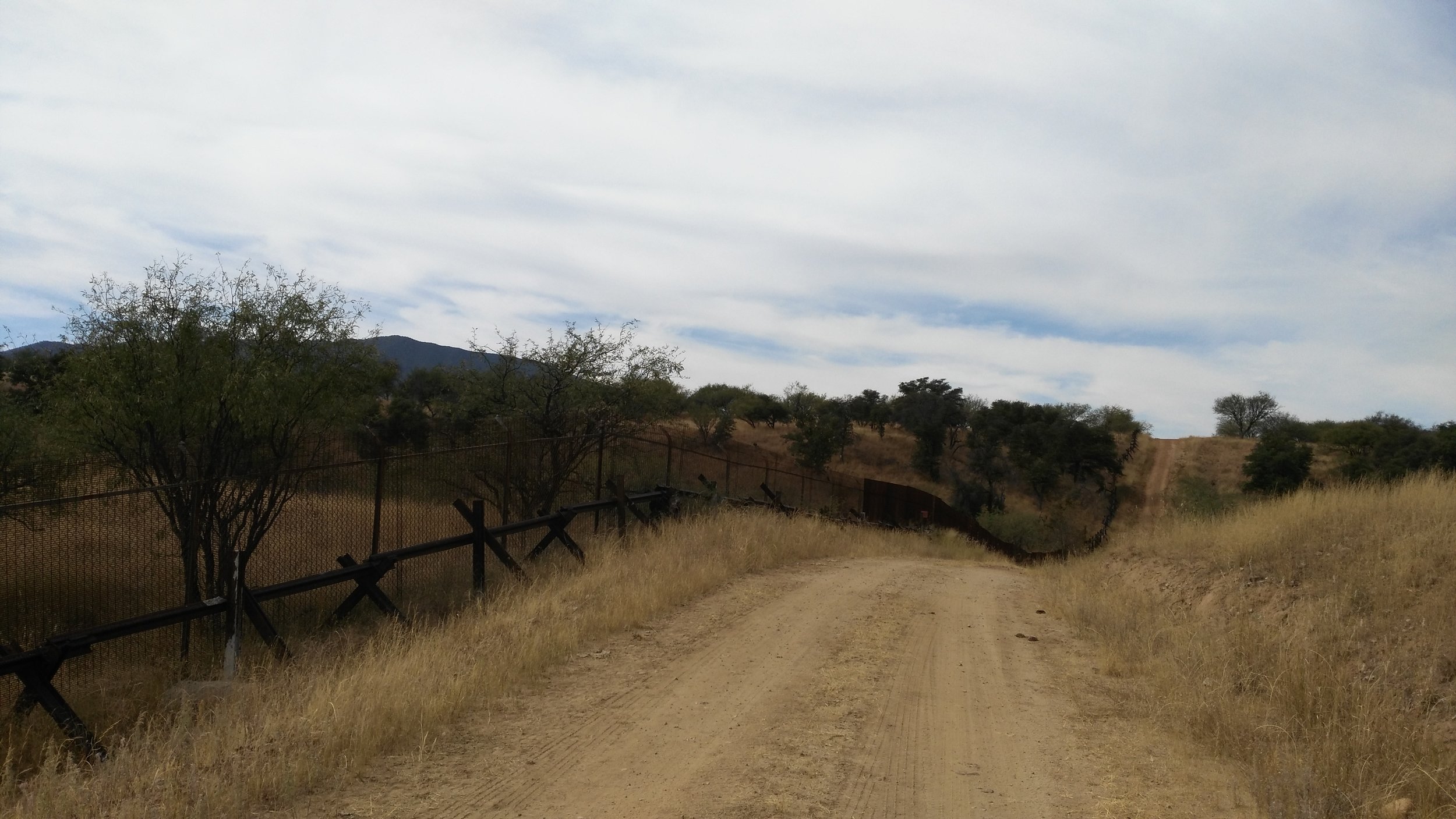 Patagonia Sm border fence.jpg