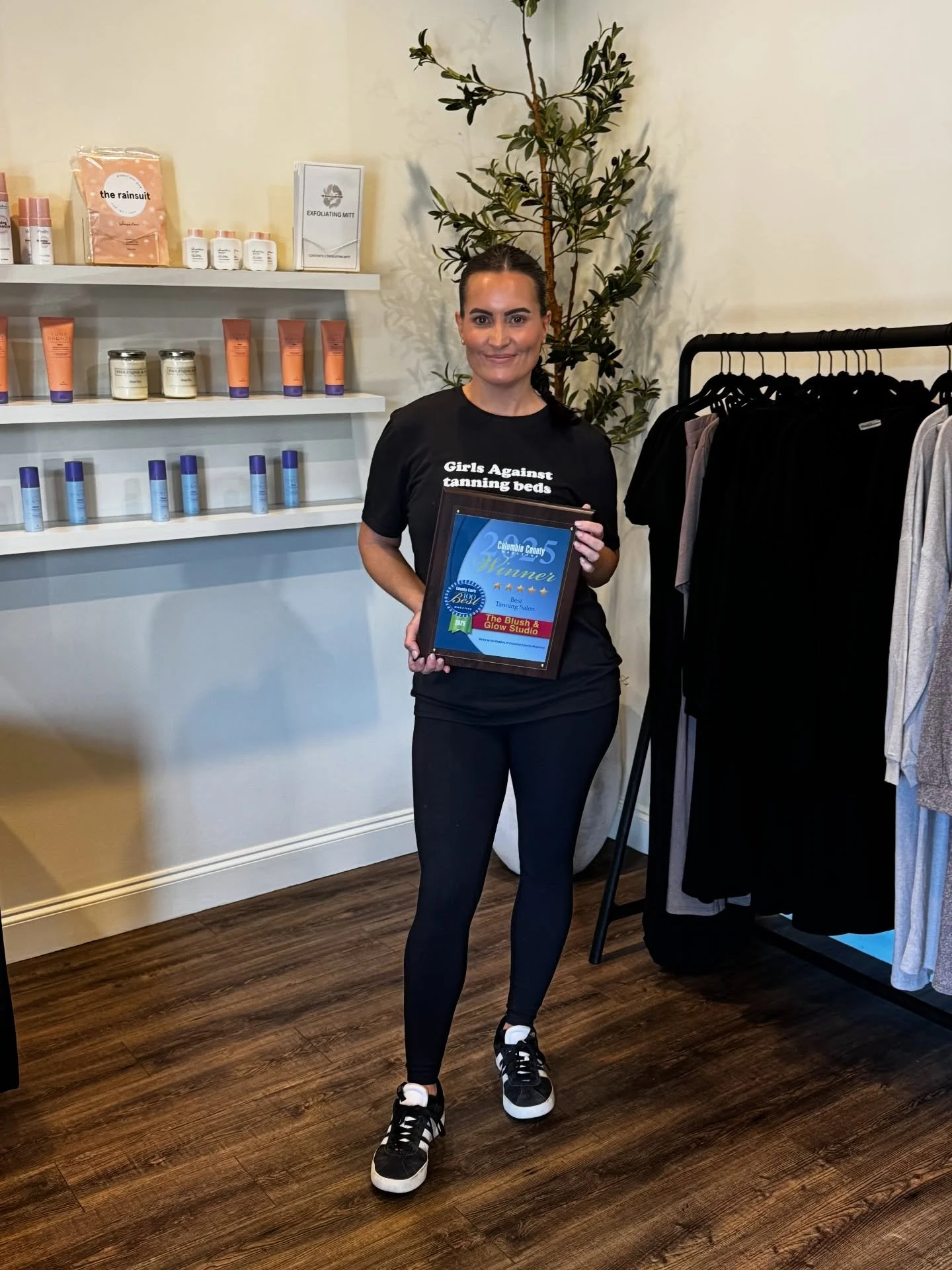 THANK YOU! 🤍 

Thank you all so much for choosing us, AGAIN, for best spray tans. It means so much to me, seriously. 
Most of you know my story: I got pregnant at 17, dropped out of high school. Raised my daughter as a single mom. Worked so hard wit