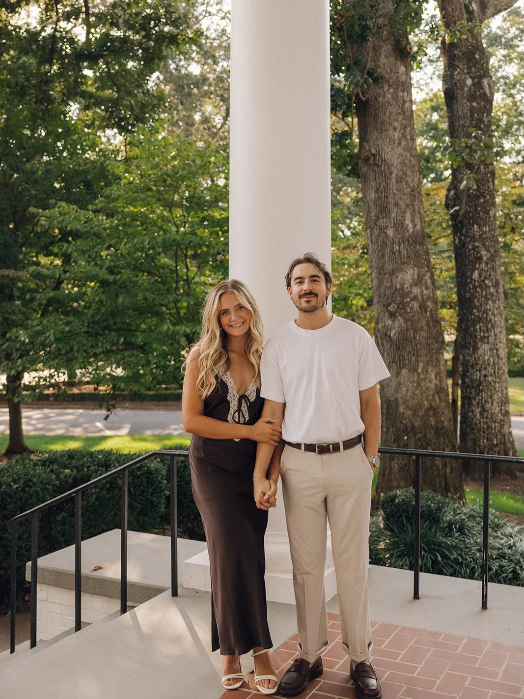 Our girl gets married this week!!🔔🕊️

They both got a spray tan before their photos so they could look and feel their best! Wives, fianc&eacute;s, girlfriends- this is your sign to get your significant other a spray tan before your big day too. Spr