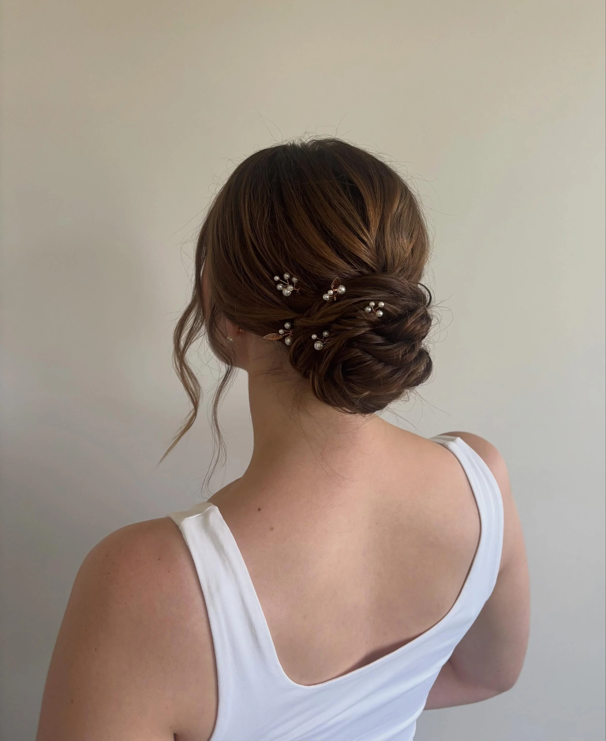 Allllll that texture 🪄

MN Wedding Hair | MN HMUA | 2027 Bridal Hair | MN Bride