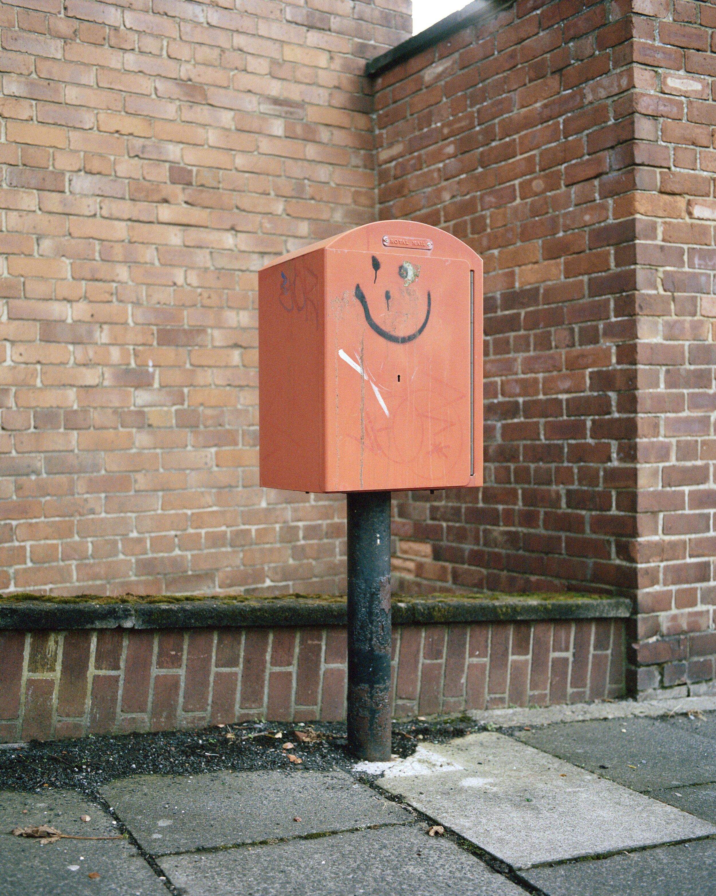 postbox smiley.jpg