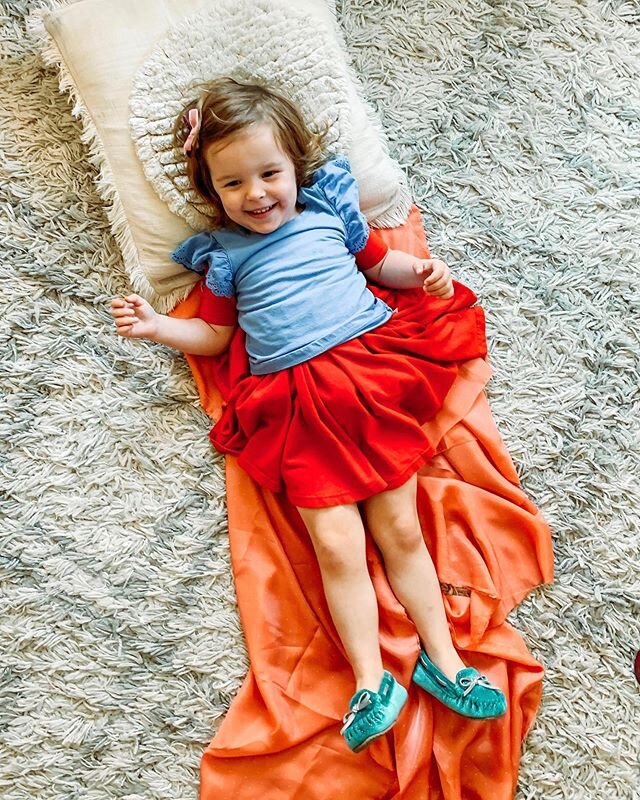 Being a sewist with young kids is a hoot sometimes. This gal right here consistently takes my fabric (usually right after it arrives) and uses it for blankets, picnic mats, forts, you name it. This week she full on took a nap in this silky cupro! A c