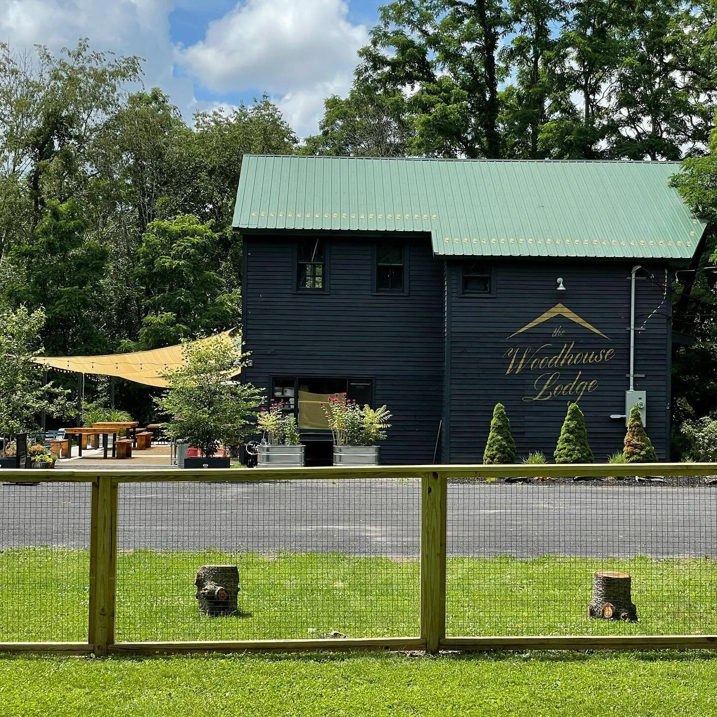 THE WOODHOUSE LODGEthe woodhouse lodge