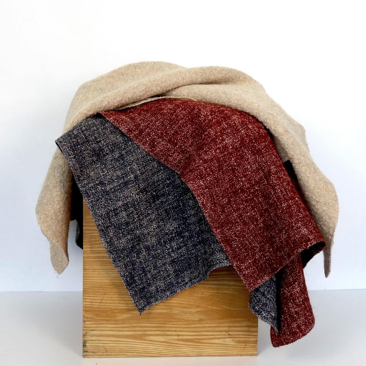 New color story in variegated wool. 
Leith in Pomelo, Cinnabar, Dusk.