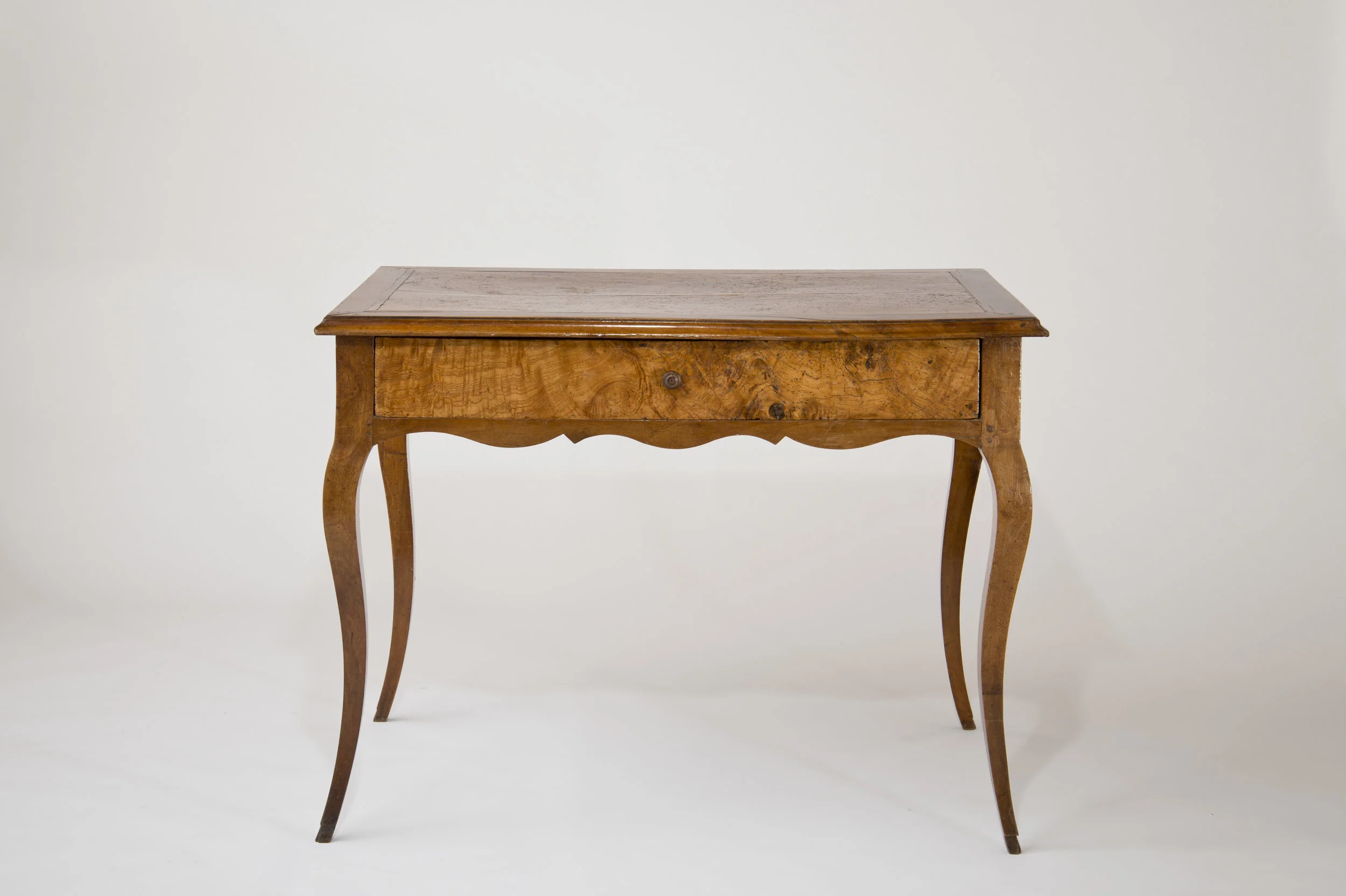 025_End-Table_Q_Anne.jpg