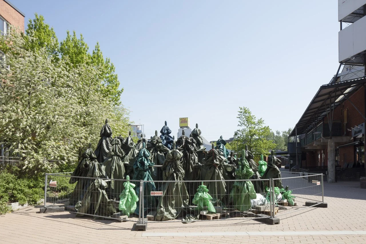 Pia Sirén_ Malminkartanon metsä, kuva_ Jussi Tiainen (2).jpg