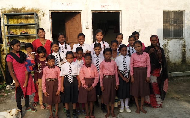 Varanasi Girls Picture.jpg