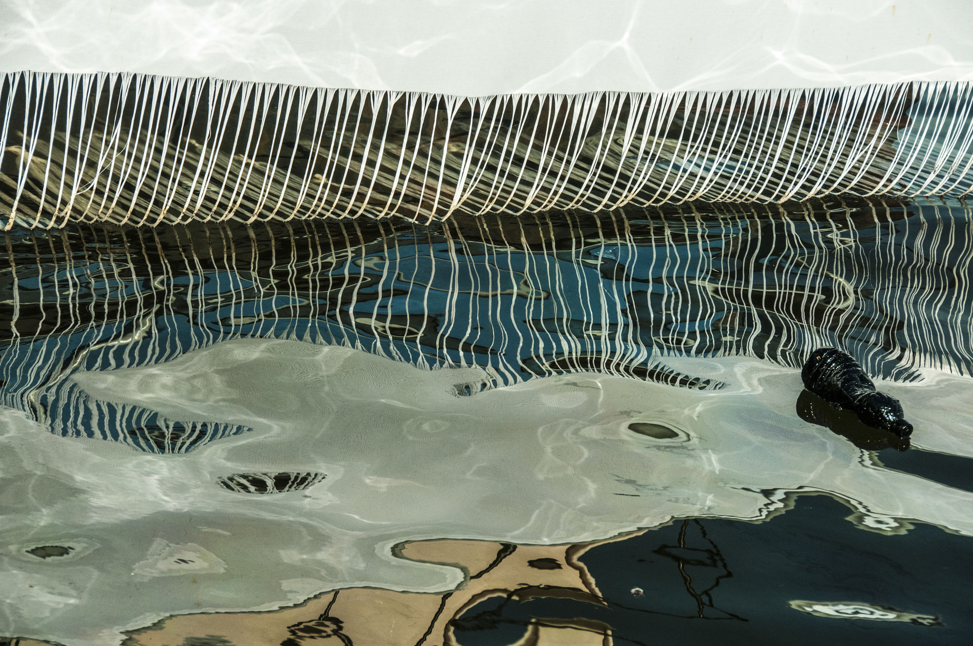 Elizabet Cerviño: Peine de agua, 2015. Video still.