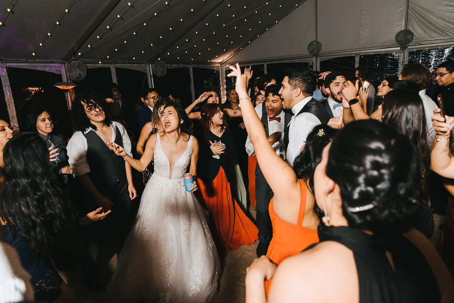 Finding the Right Wedding DJ for Your Big Day 1 What to Look for in a Wedding DJ: Finding the Right Music for Your Big Day — BatCityBeats.com