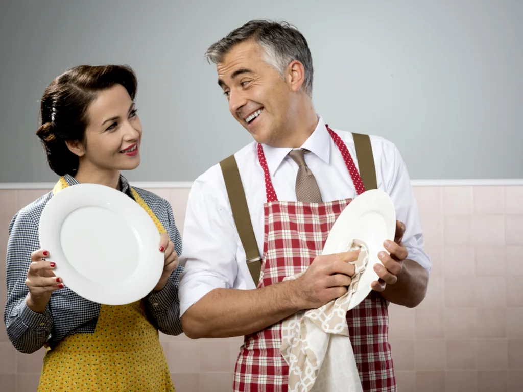 washing dishes 2.jpg